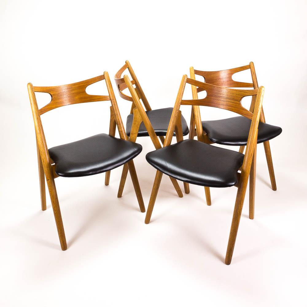 Set of 4 CH29 Sawbuck Dining Chairs by Hans Wegner for Carl Hansen & Søn For Sale 1