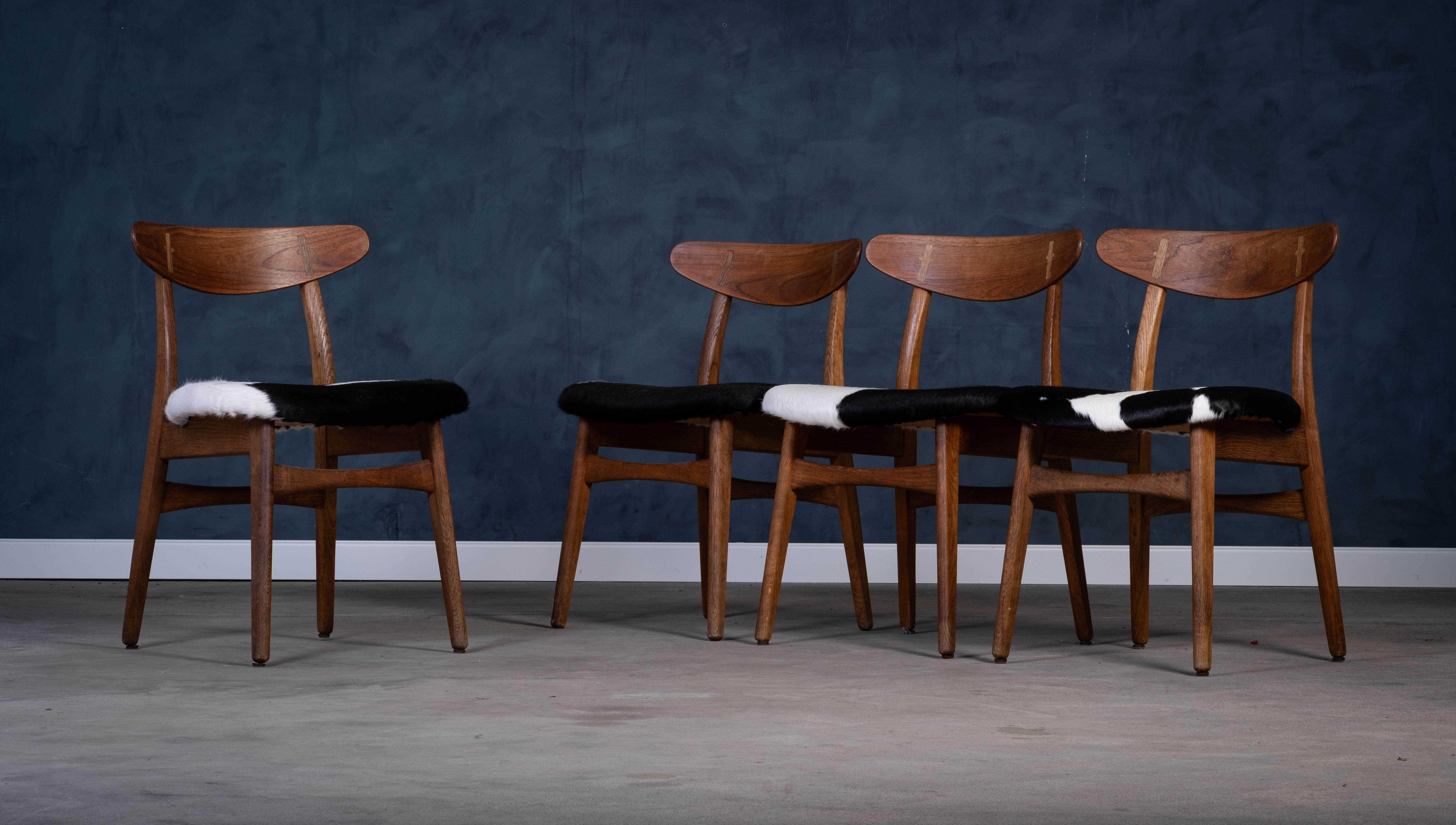 Danese Set di 4 sedie da pranzo CH30 di Hans J. Wegner per Carl Hansen & Søn, 1952 in vendita