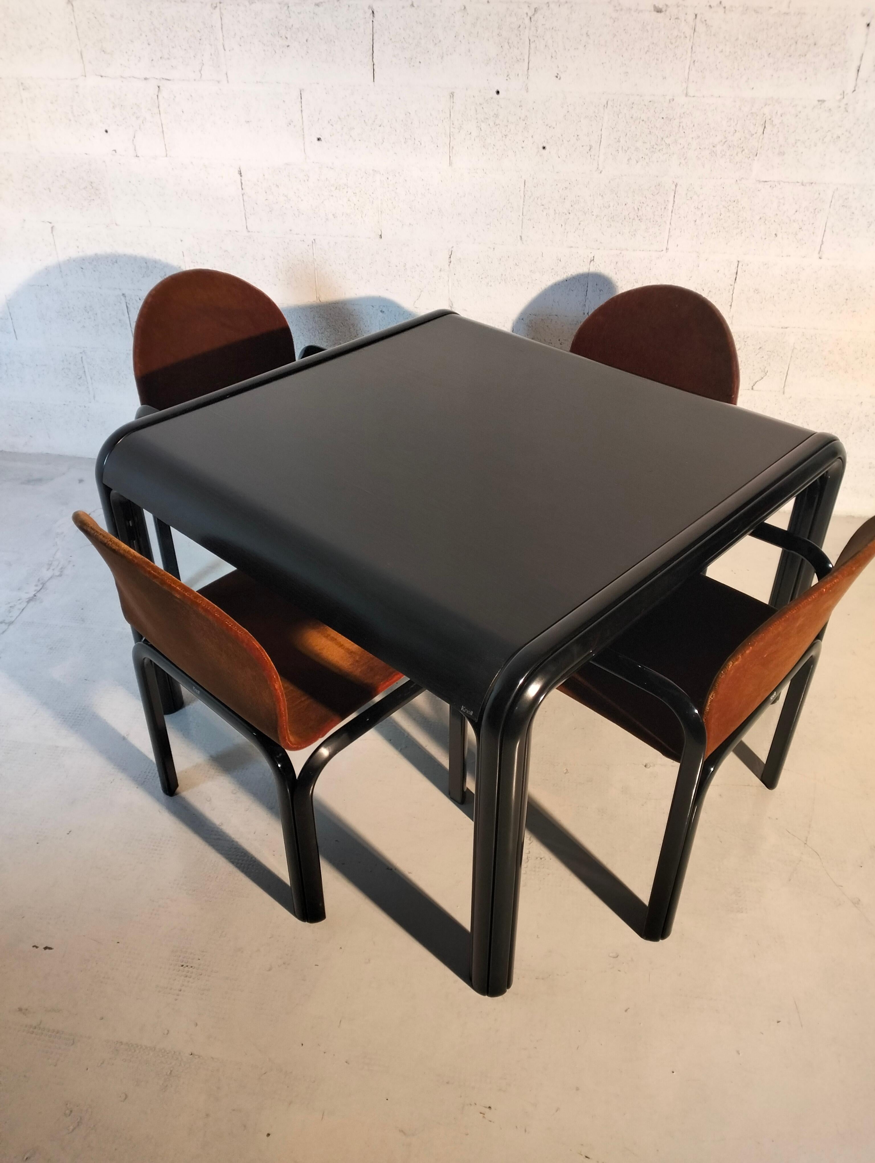 Metal Set of 4 chairs and 1 square table Orsay mod. by Gae Aulenti for Knoll 80s For Sale