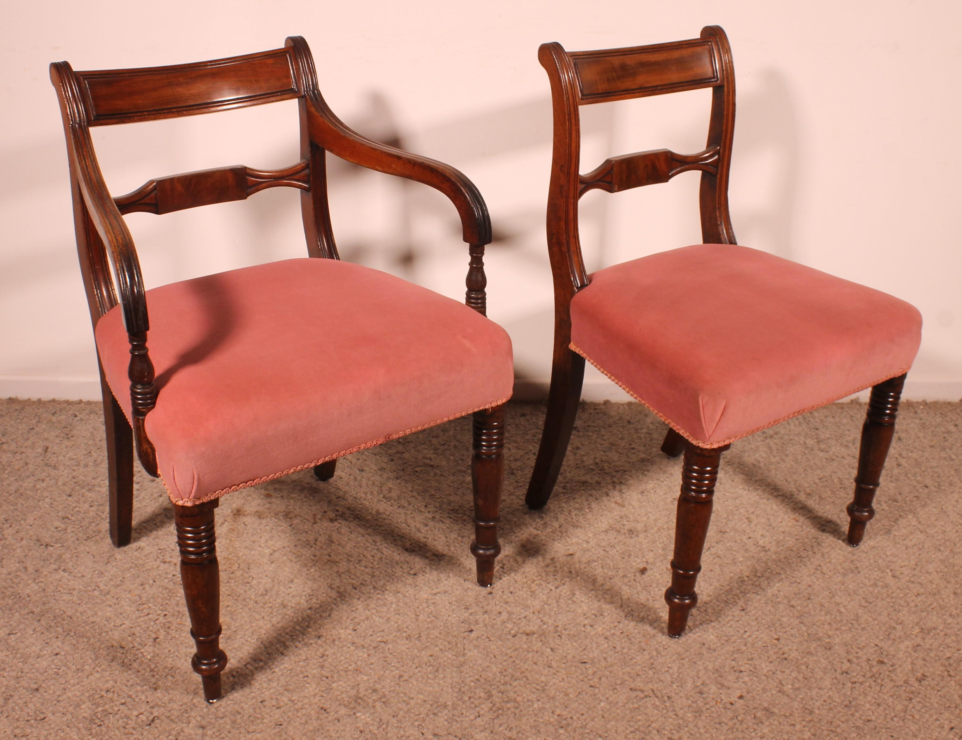 British Set Of 4 Chairs And Two Armchairs From The 18th Century In Mahogany For Sale