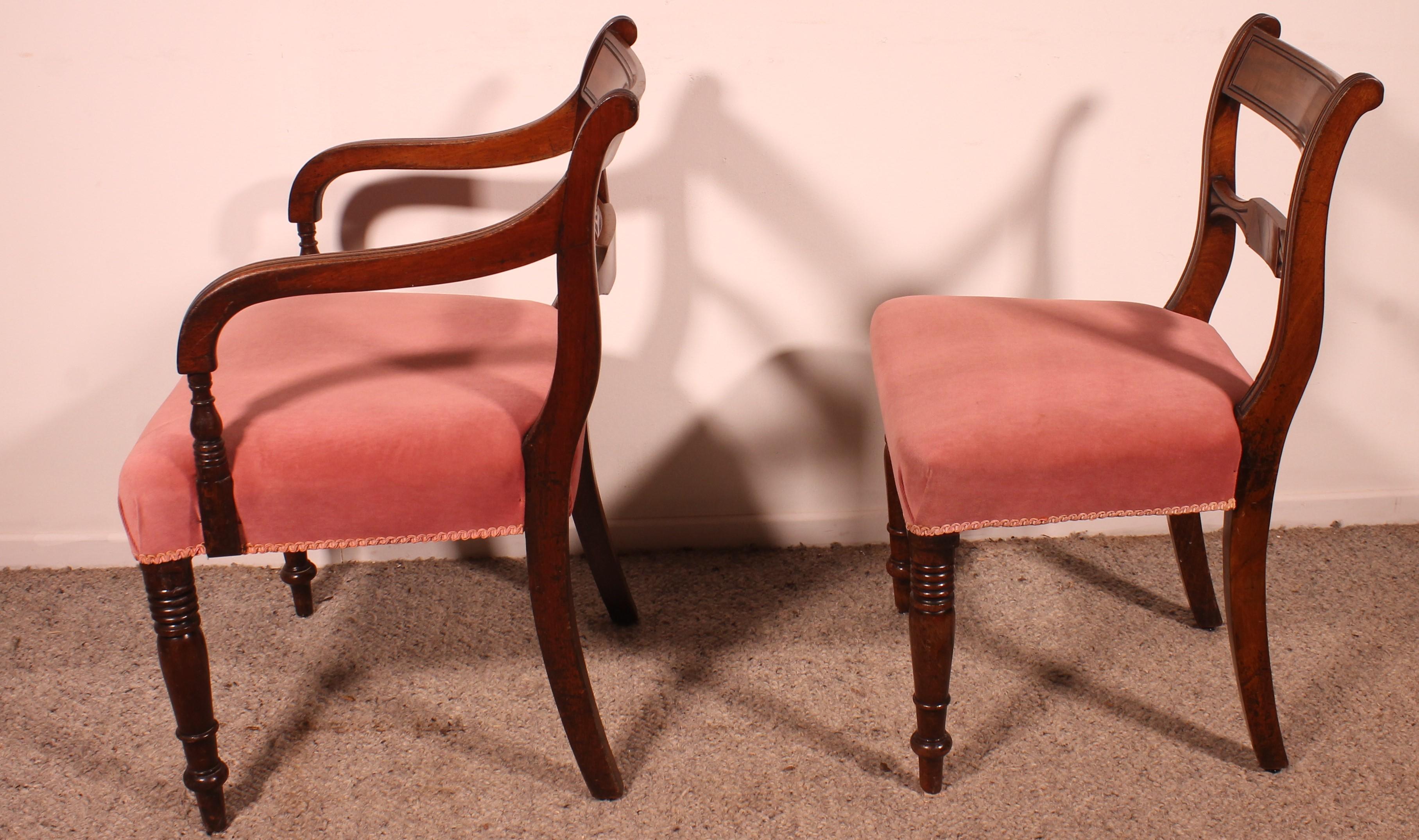 Set Of 4 Chairs And Two Armchairs From The 18th Century In Mahogany For Sale 1