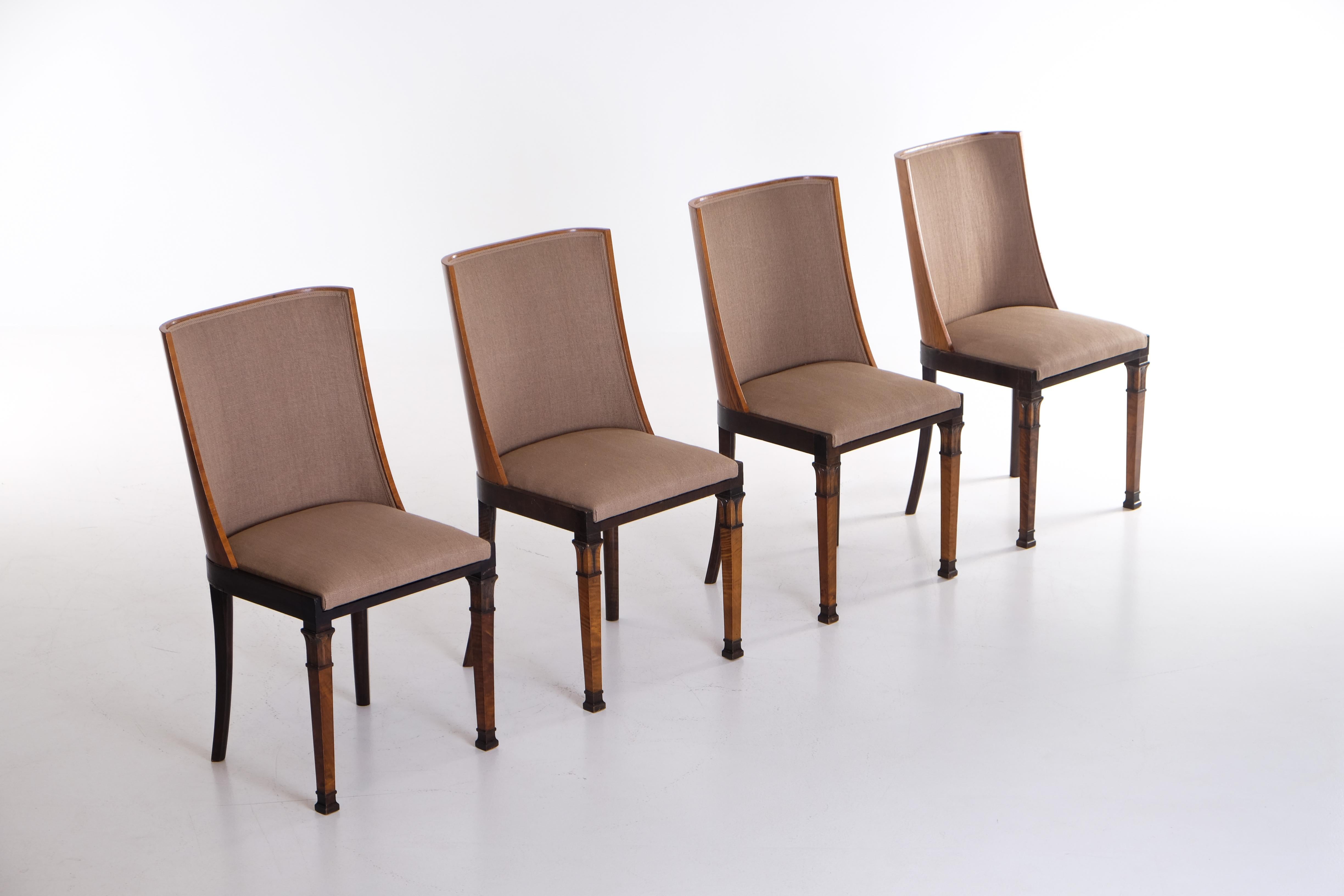 Suédois Ensemble de 4 chaises attribuées à Carl Bergsten, Suède, années 1920 en vente