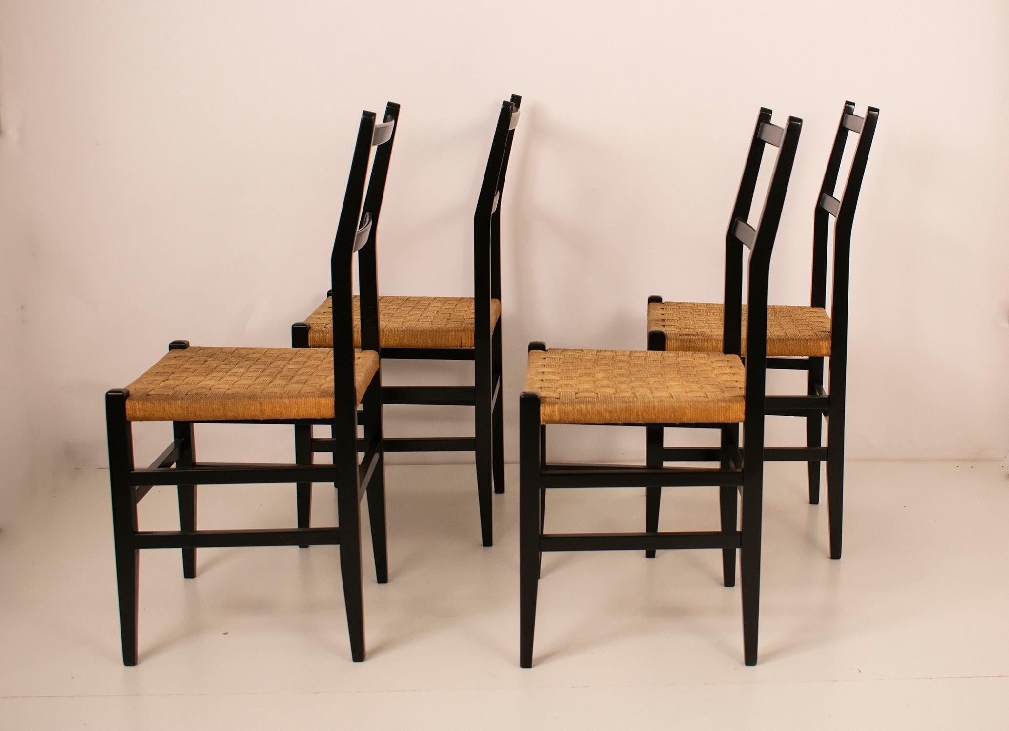 Mid-Century Modern Ensemble de 4 chaises, attribuées à Gio Ponti, années 1950