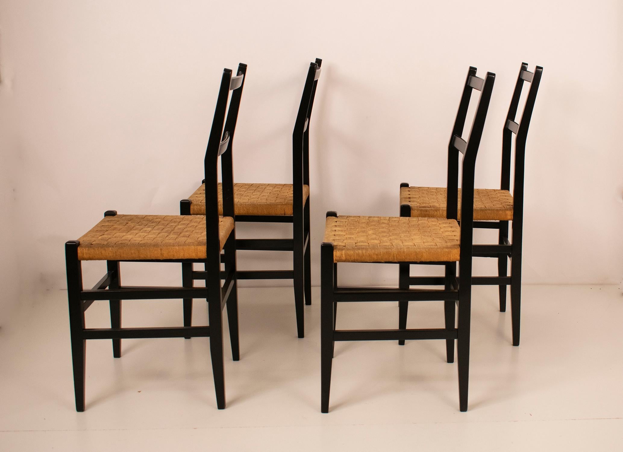 Mid-Century Modern Set of 4 Chairs, in the Style of Gio Ponti, 1950s