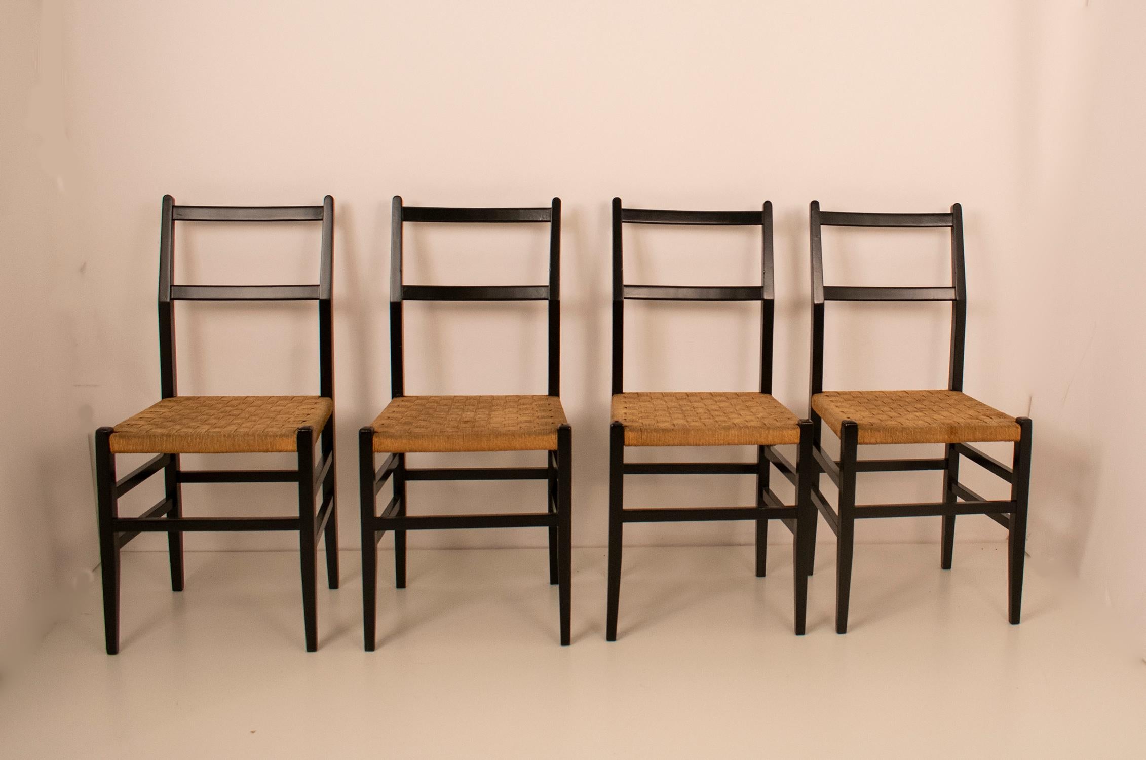 Mid-20th Century Set of 4 Chairs, in the Style of Gio Ponti, 1950s
