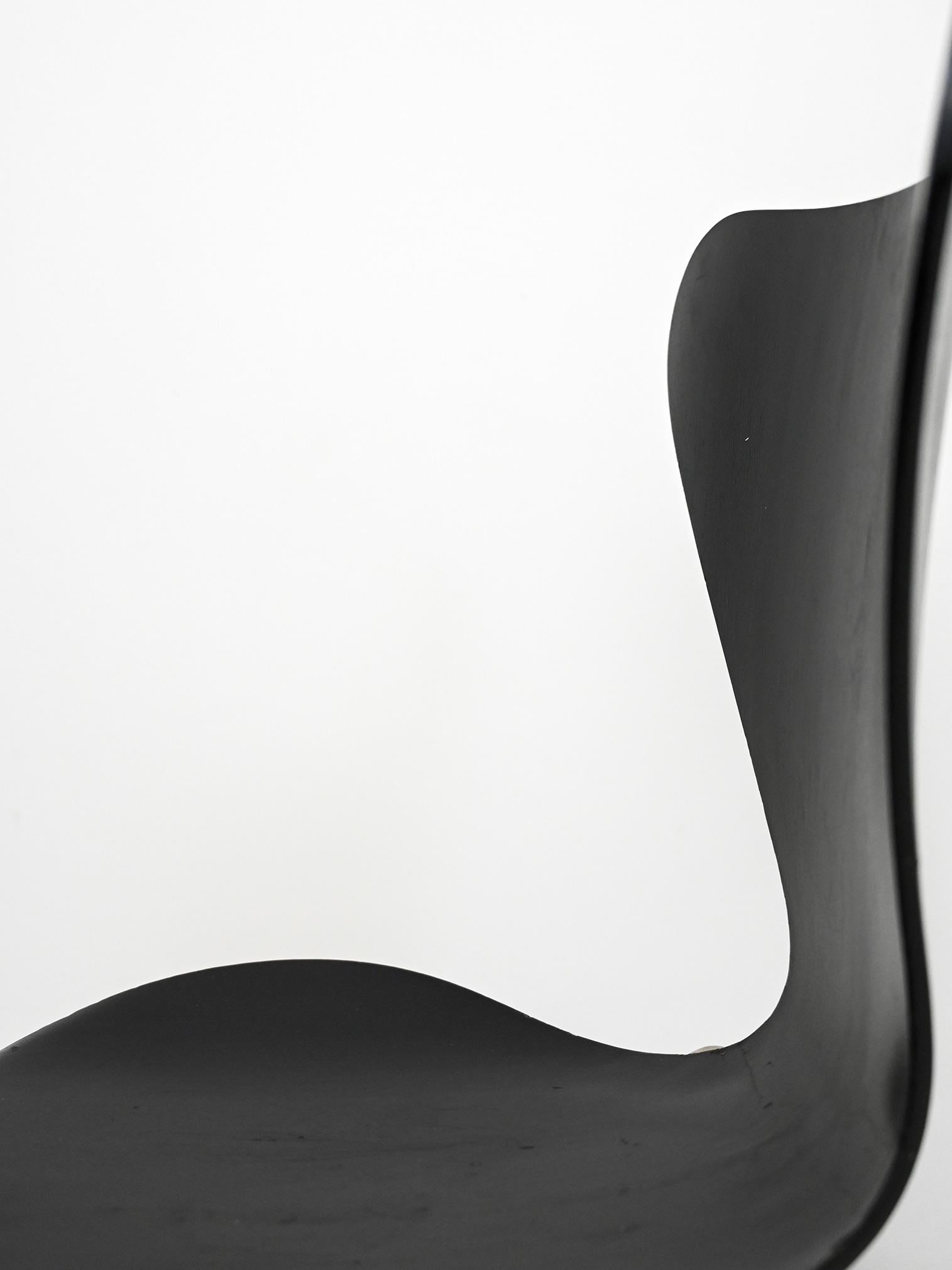Satz von 4 Stühlen von Arne Jacobsen im Angebot 4