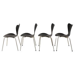 Set of 4 Chairs by Arne Jacobsen