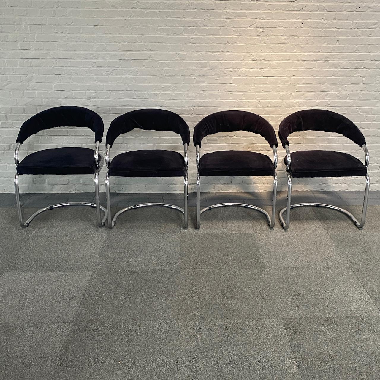 Mid-Century Modern Set of 4 chairs by Giotto Stoppino for Kartell. For Sale