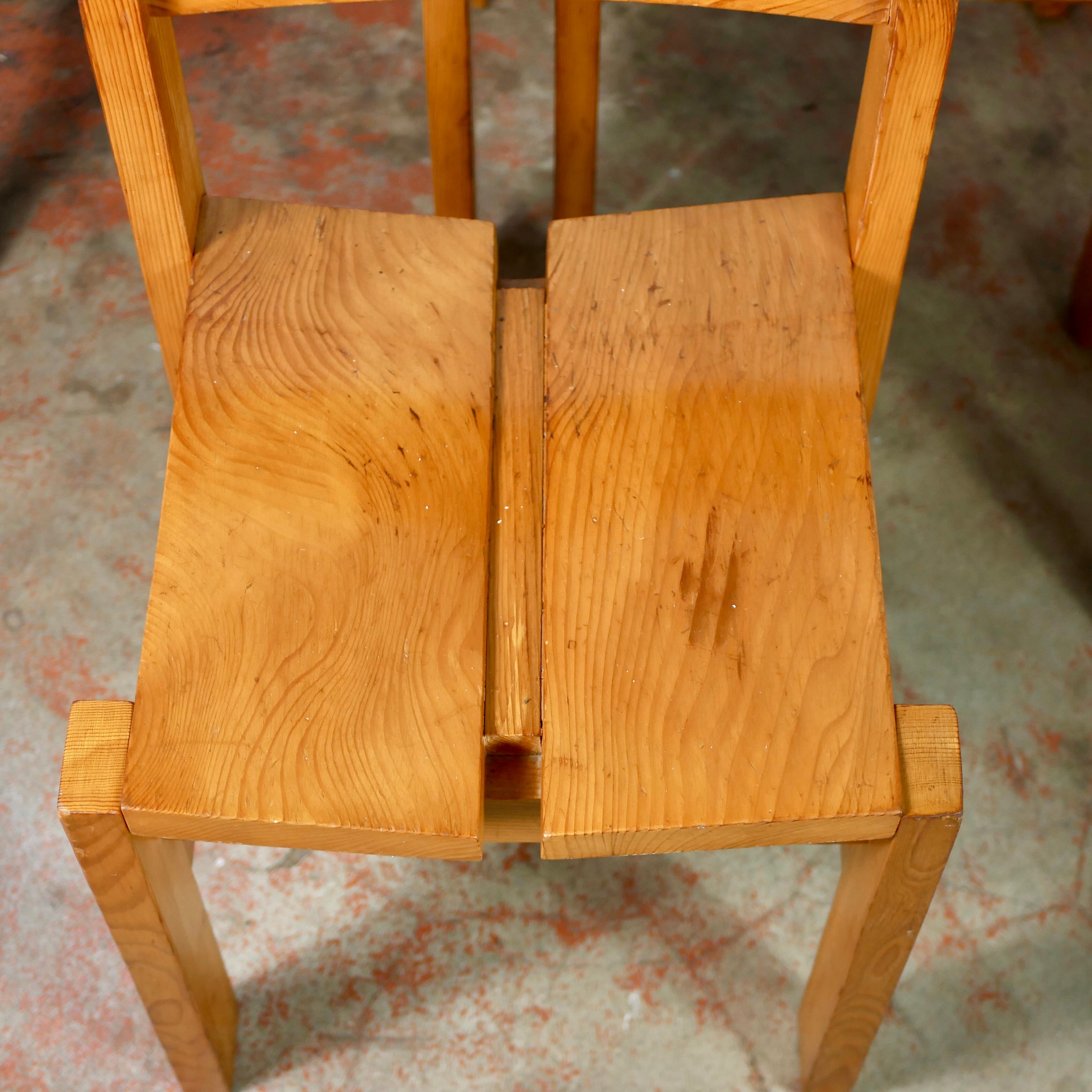 Ensemble de 4 chaises de la Maison Regain, sélection de Charlotte Perriand pour Les Arcs 6