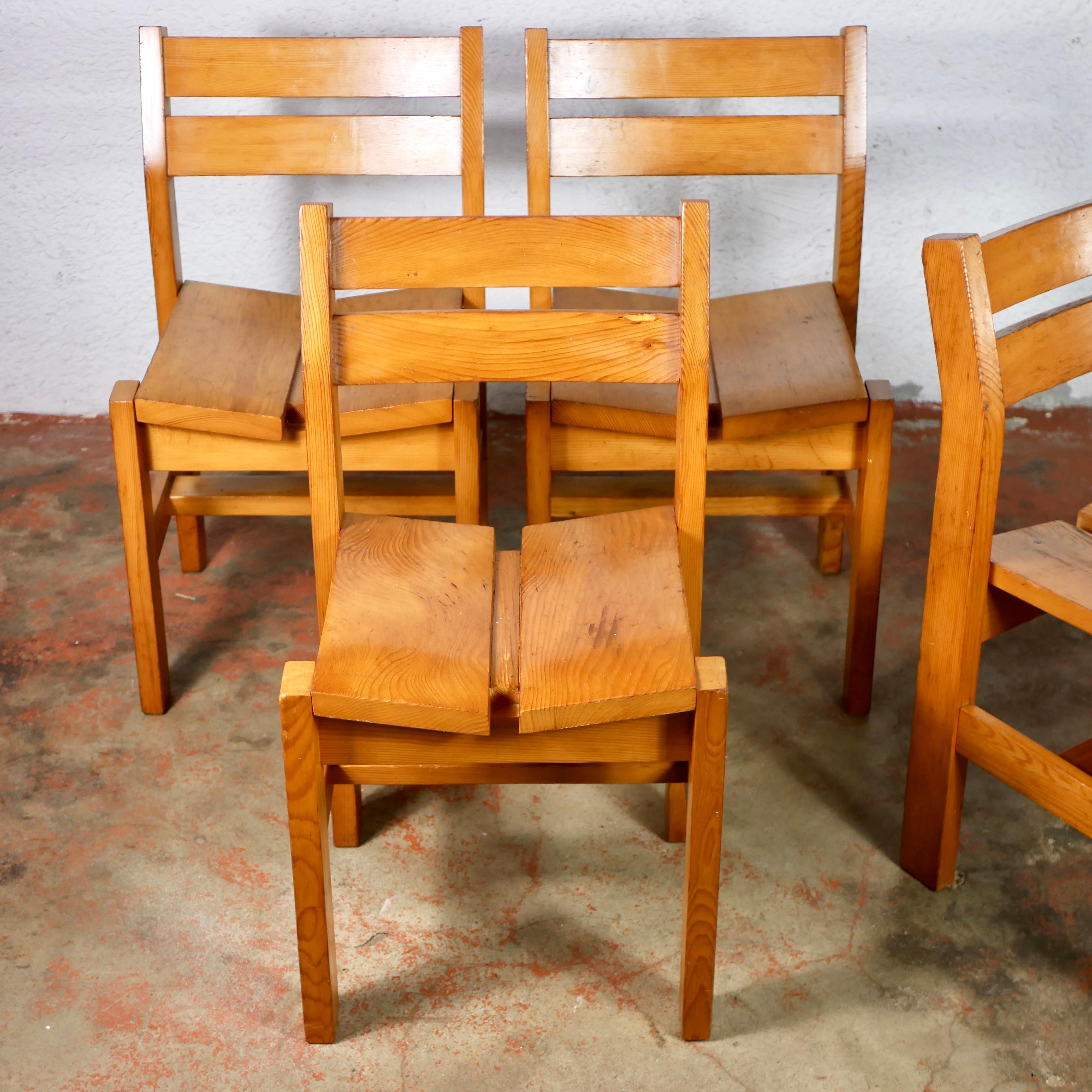 Ensemble de 4 chaises de la Maison Regain, sélection de Charlotte Perriand pour Les Arcs Bon état à Lyon, FR