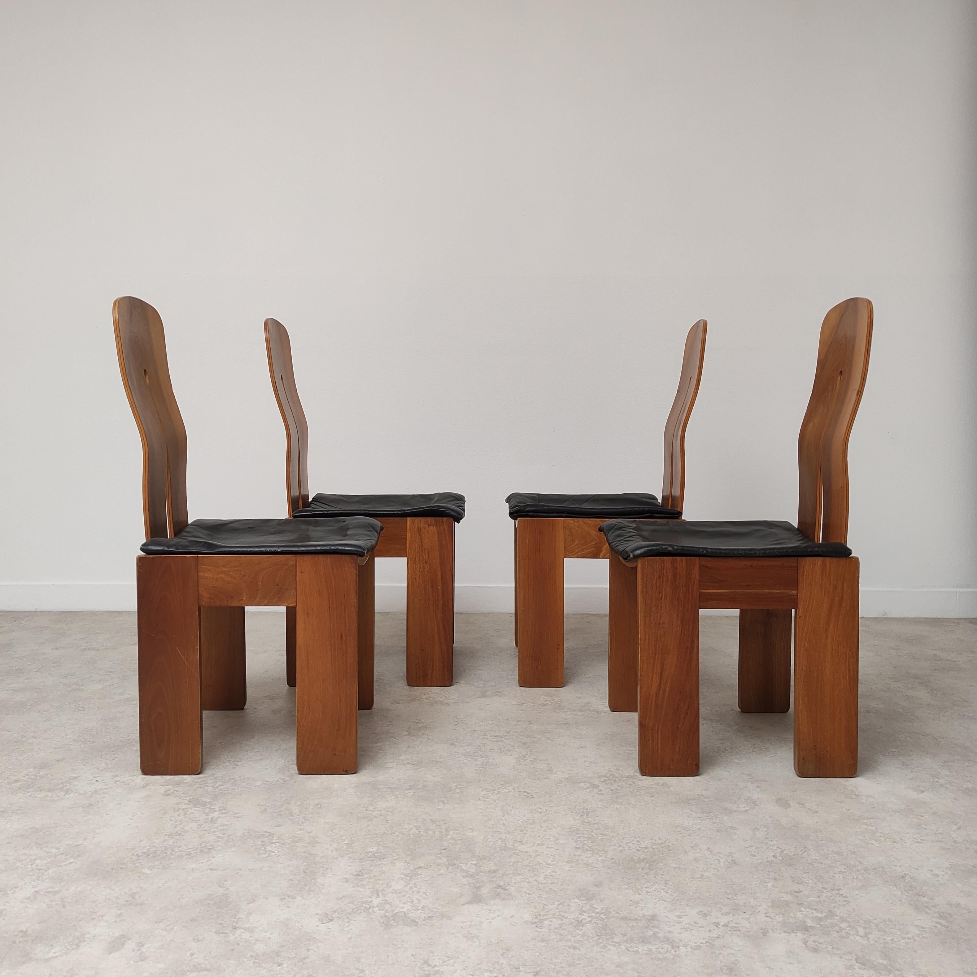 Brutalist Set of 4 chairs Carlo Scarpa, Bernini mod. 1934-765 For Sale