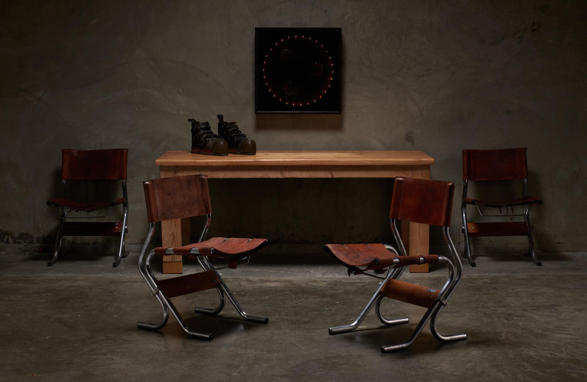 Ensemble de 4 chaises conçues pour la National Autonomous University of Mexico en vente 2