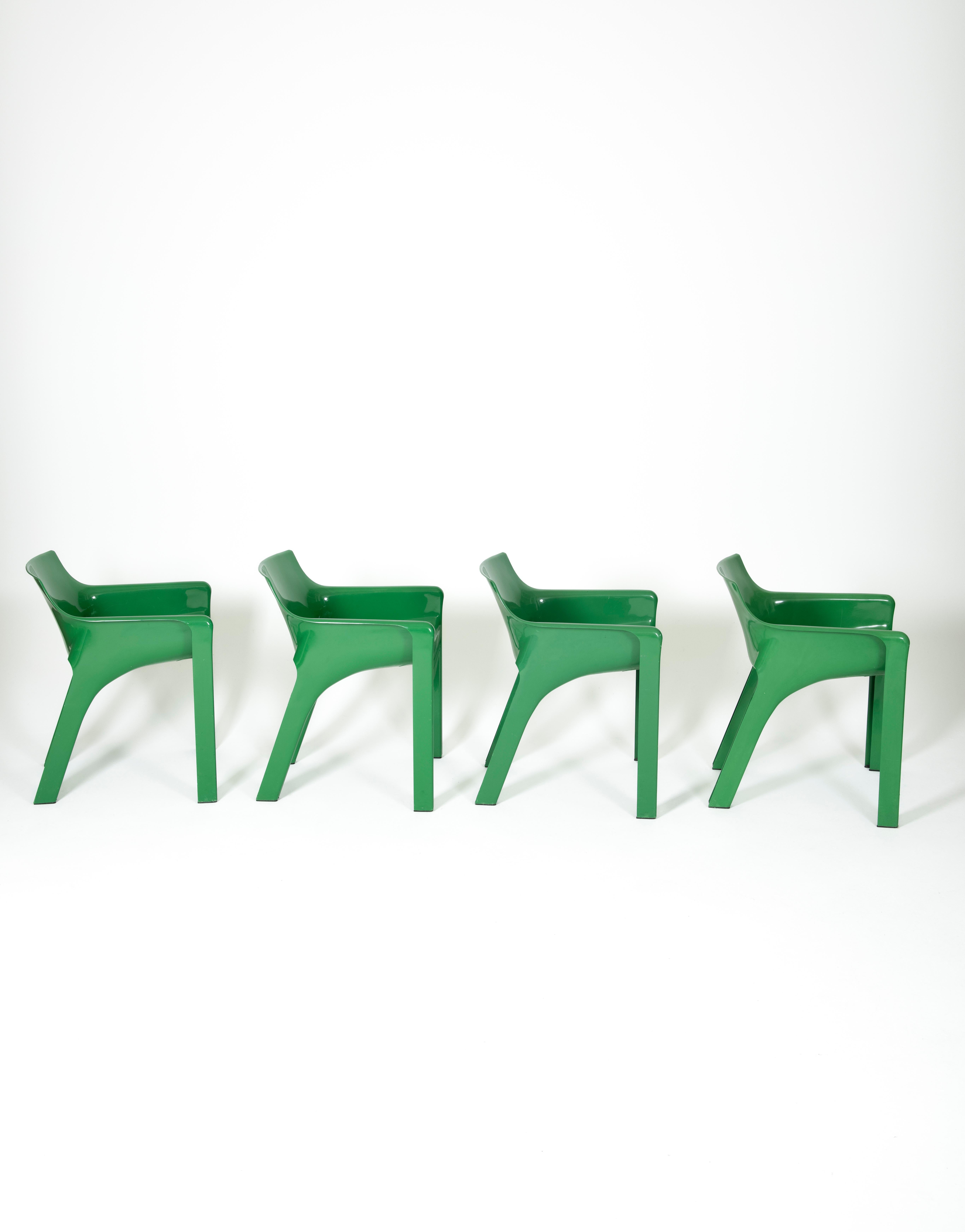 Set of 4 Chairs Gaudi by Vico Magistretti for Artemide, 1970s In Good Condition In PARIS, FR