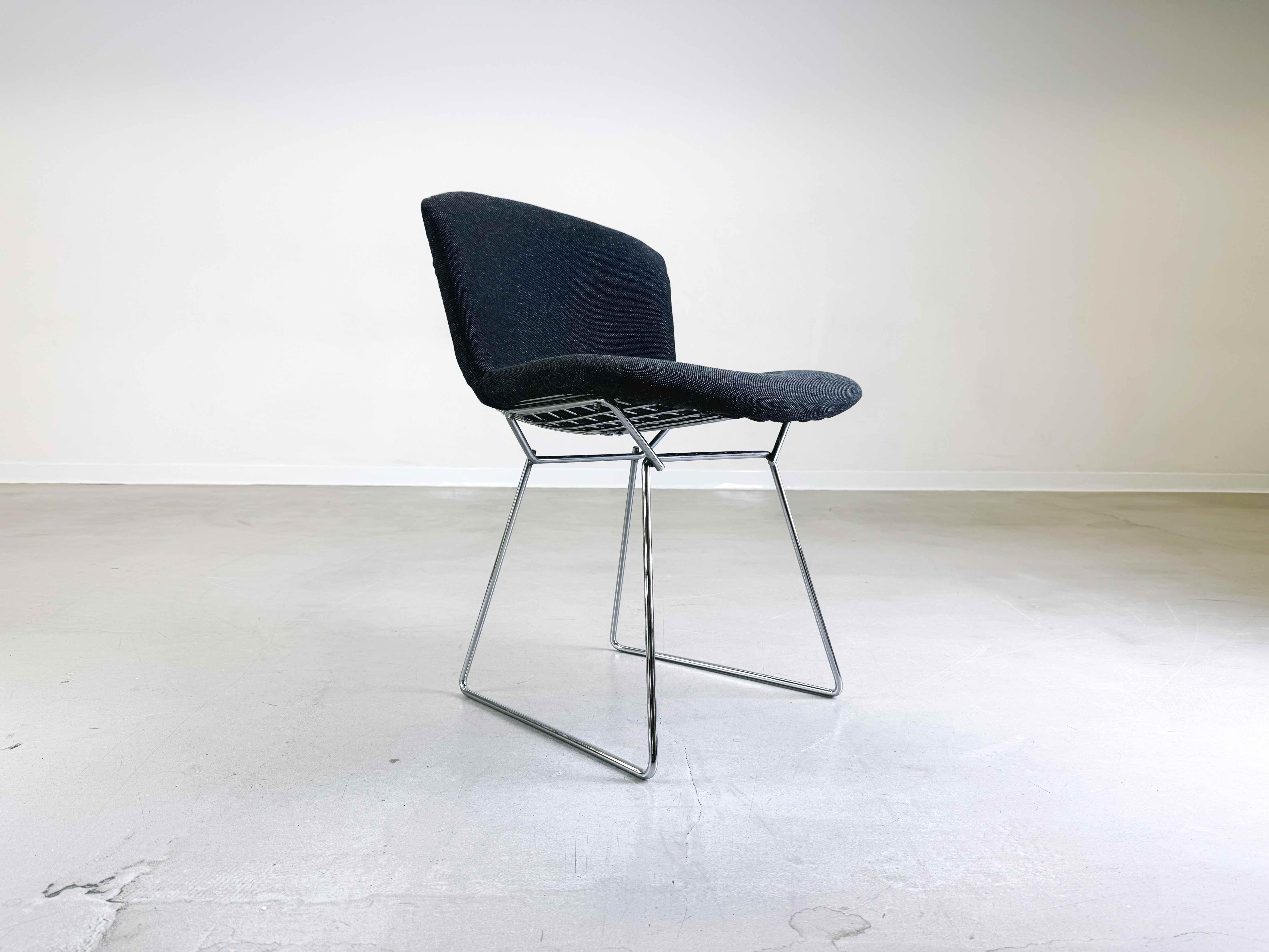 Set di 4 sedie Harry Bertoia Knoll International anni '80 imbottite in vendita 2
