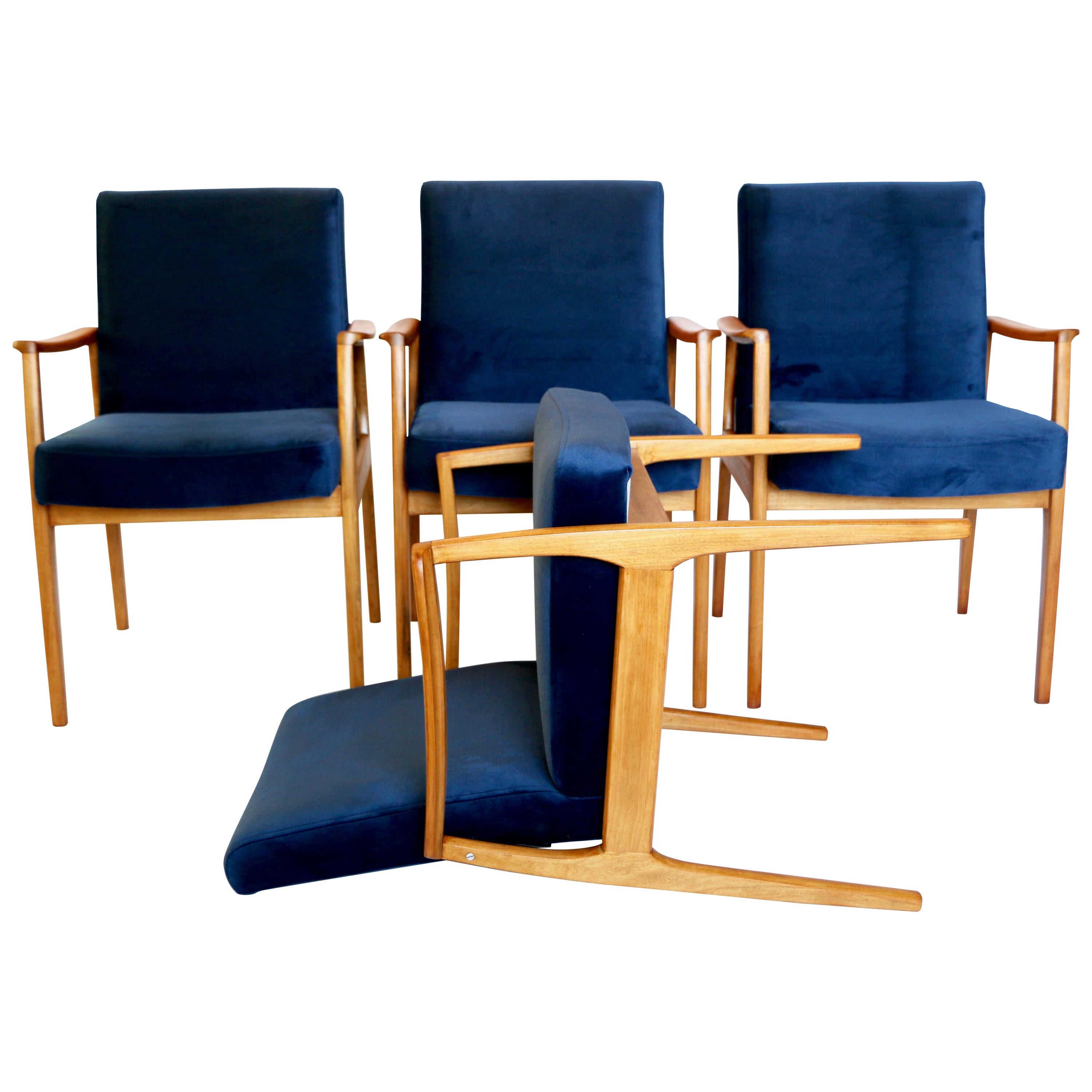 Set of 4 Chairs in Blue Velvet from 20th Century