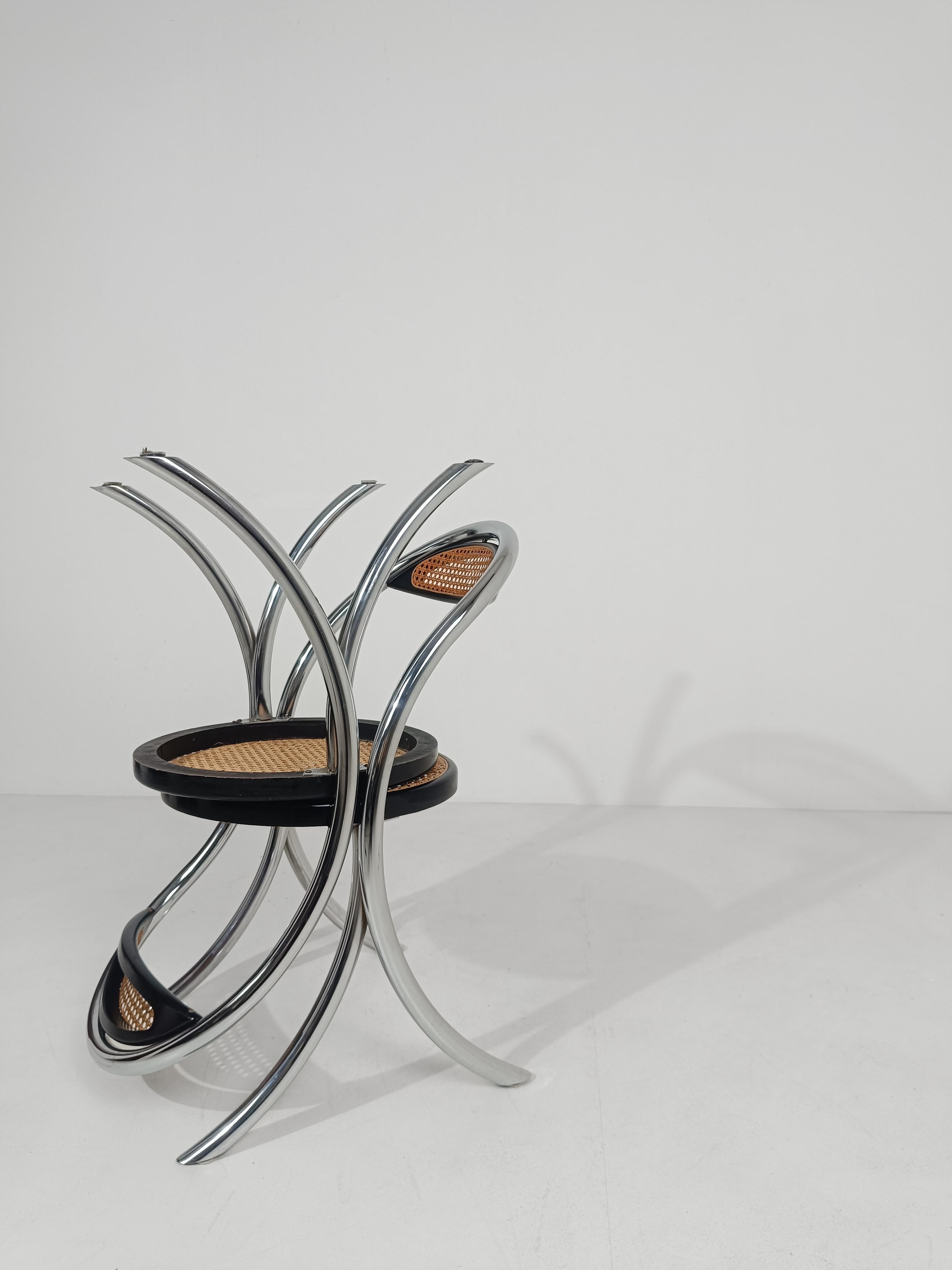Mid-Century moderno Set di 4 sedie in acciaio cromato e vimini intrecciato nello stile di Giotto Stoppino in vendita