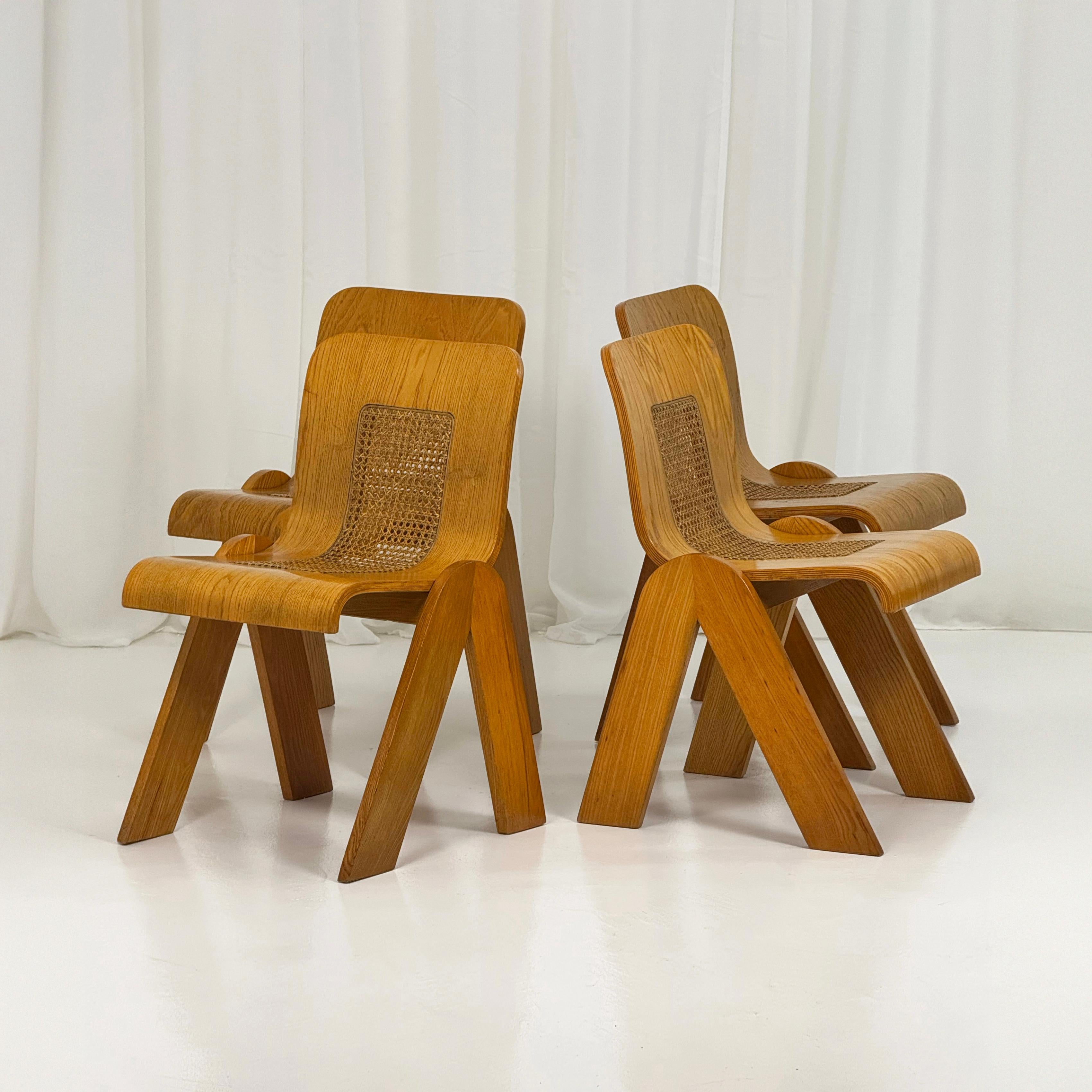 Set of 4 chairs in curved plywood by Gigi Sabadin for Stilwood, Italy 1970s In Good Condition In Milano, IT