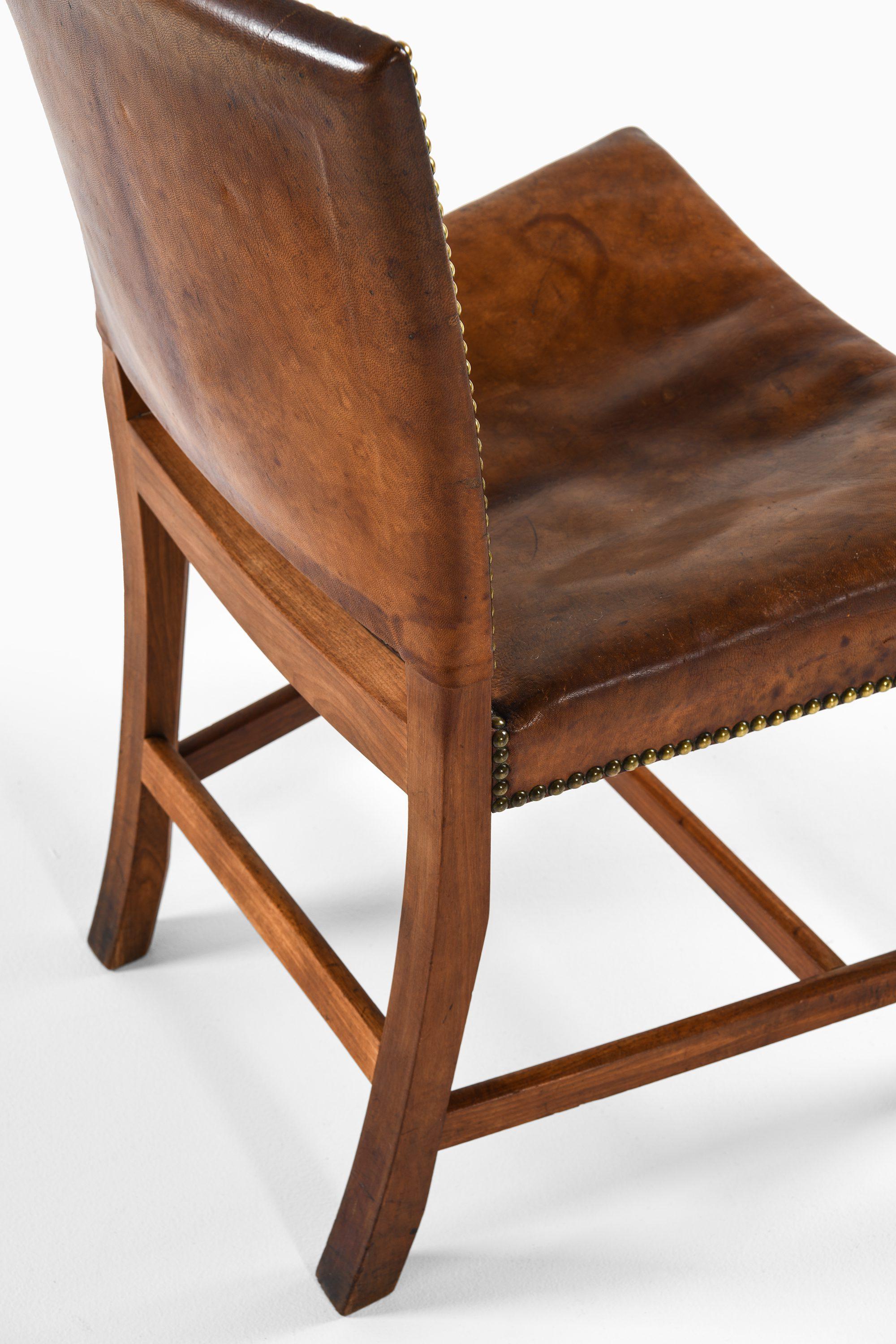 Danish Set of 4 Chairs in Mahogany and Leather by Kaare Klint Dining, 1930s For Sale