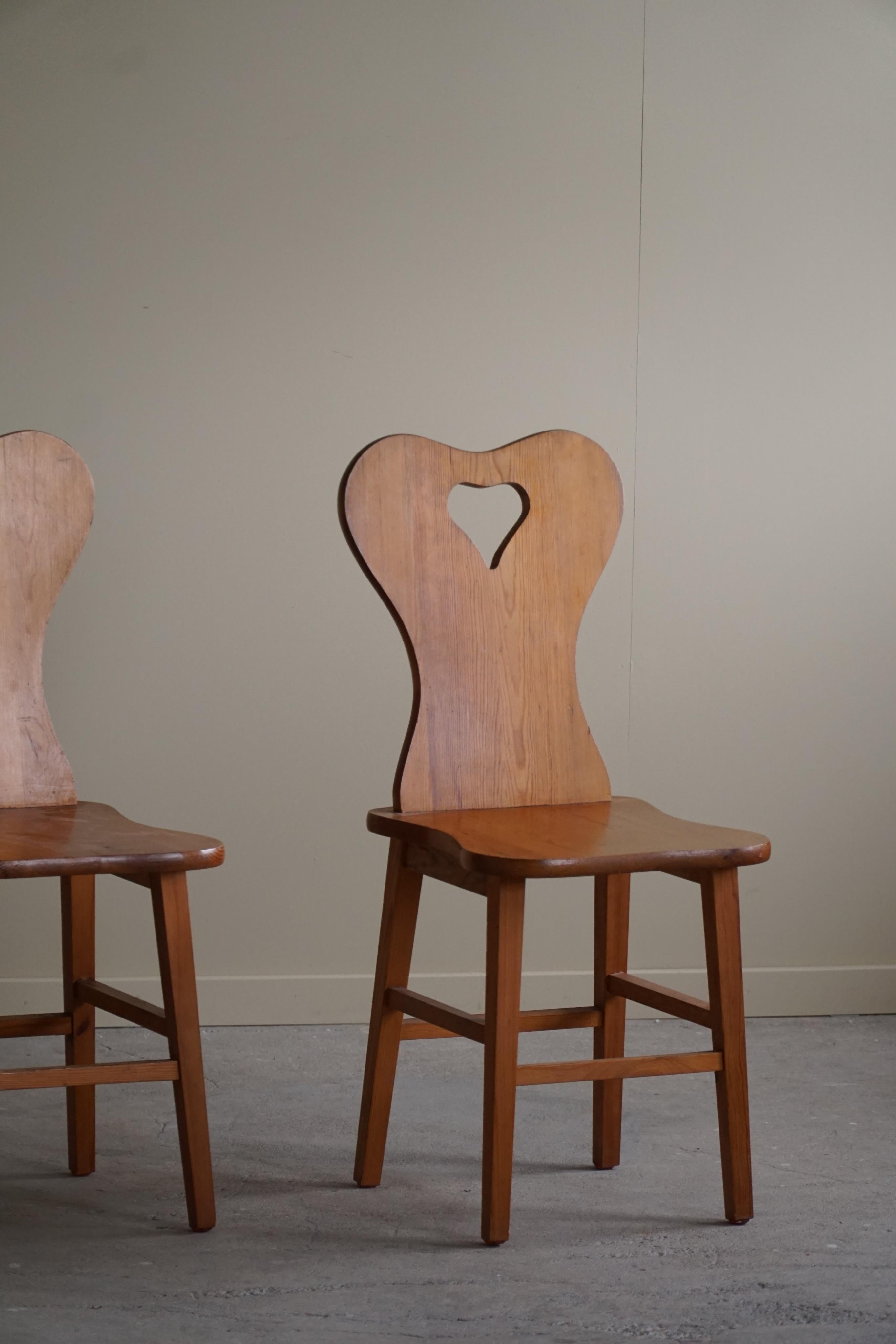 Juego de 4 sillas de pino, de un ebanista sueco, moderno escandinavo, años 60 en venta 2