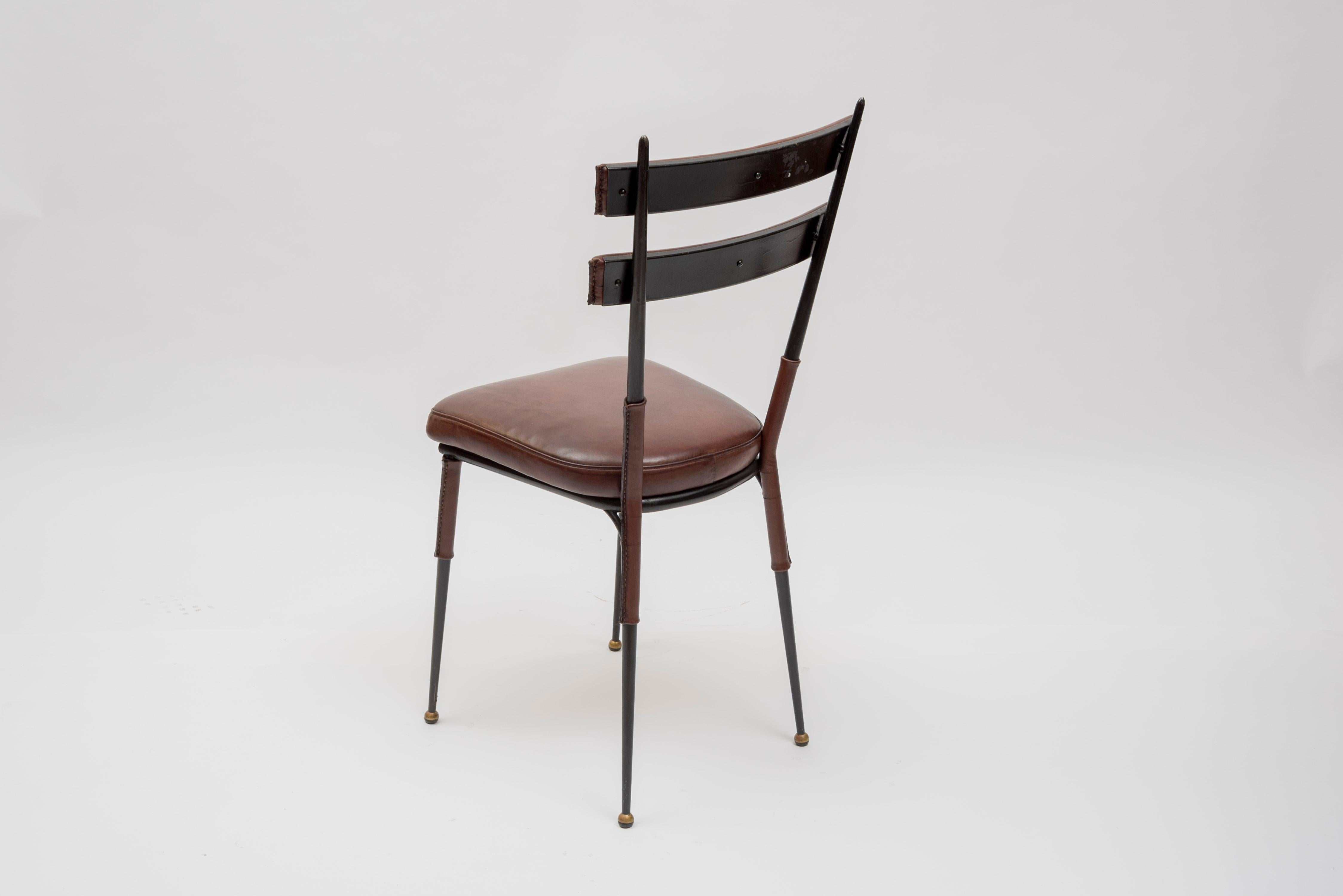 Ensemble de 4 chaises en cuir surpiqué par Jacques Adnet en vente 1