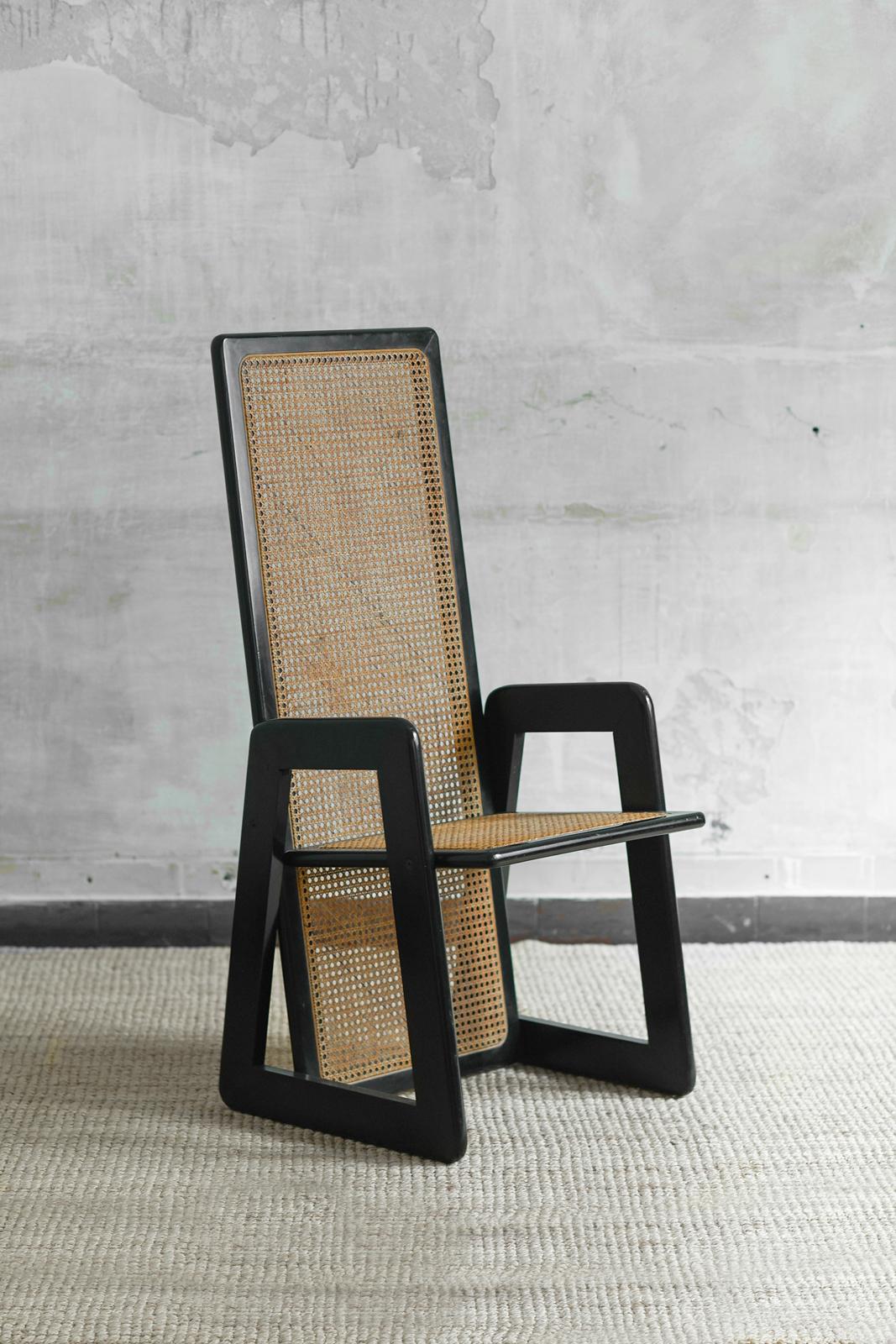 Fine XX secolo Set di 4 sedie in paglia di Wood e legno laccato nero, anni '70 in vendita