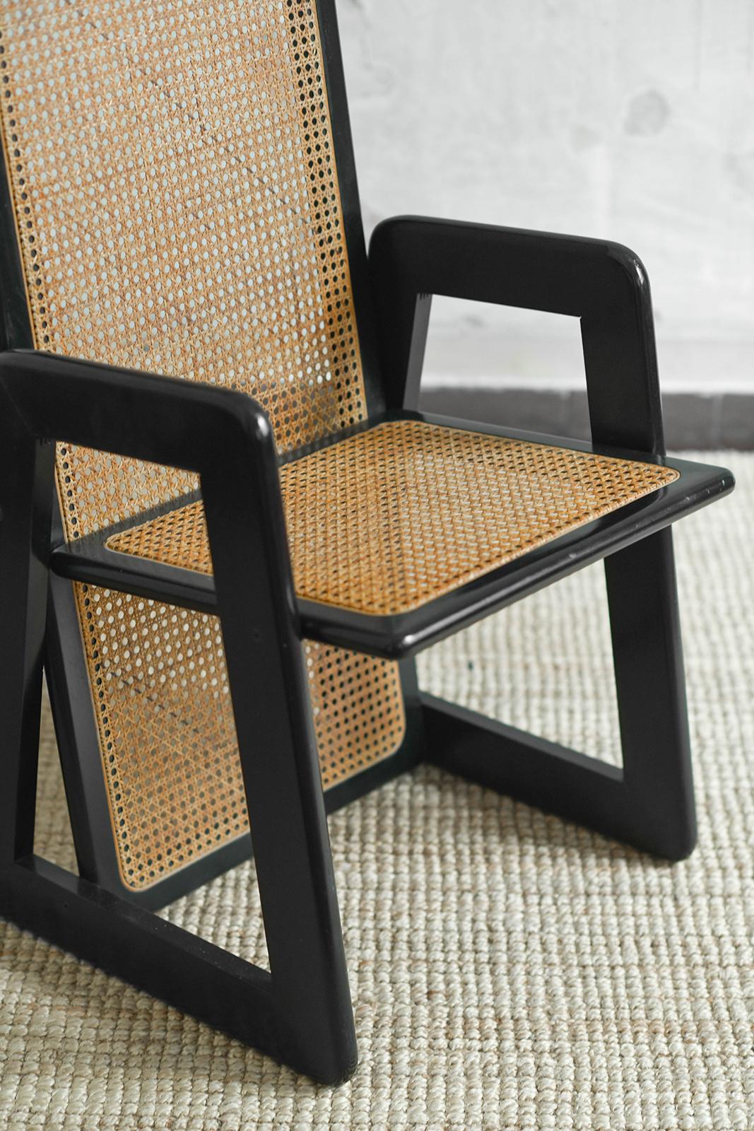 Set di 4 sedie in paglia di Wood e legno laccato nero, anni '70 in vendita 2