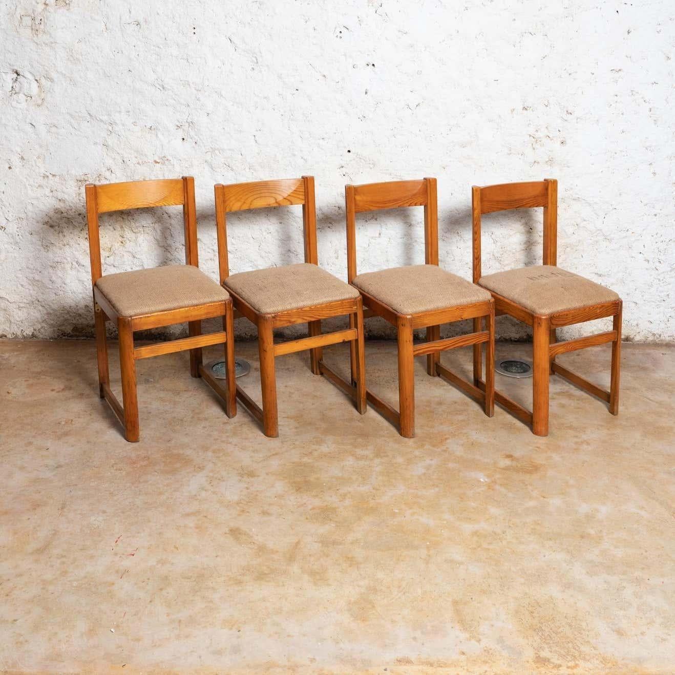 Mid-Century Modern Set of 4 Chairs Jordi Vilanova Aran Chairs, circa 1960 For Sale