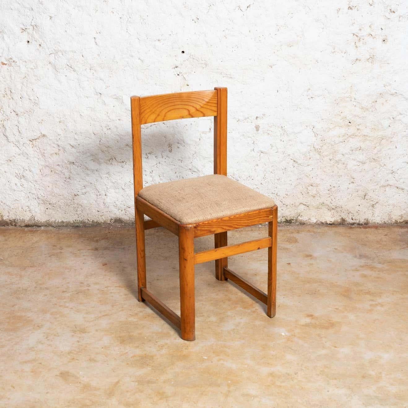 Satz von 4 Stühlen Jordi Vilanova Aran Stühle, um 1960 (Holz) im Angebot