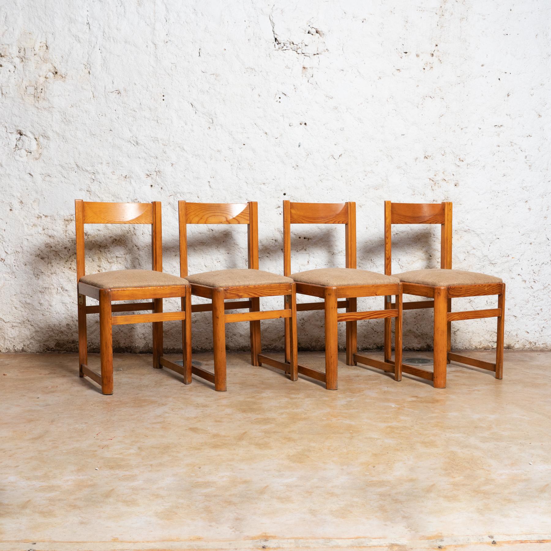 Set of 4 Chairs Jordi Vilanova Aran Chairs, circa 1960  1