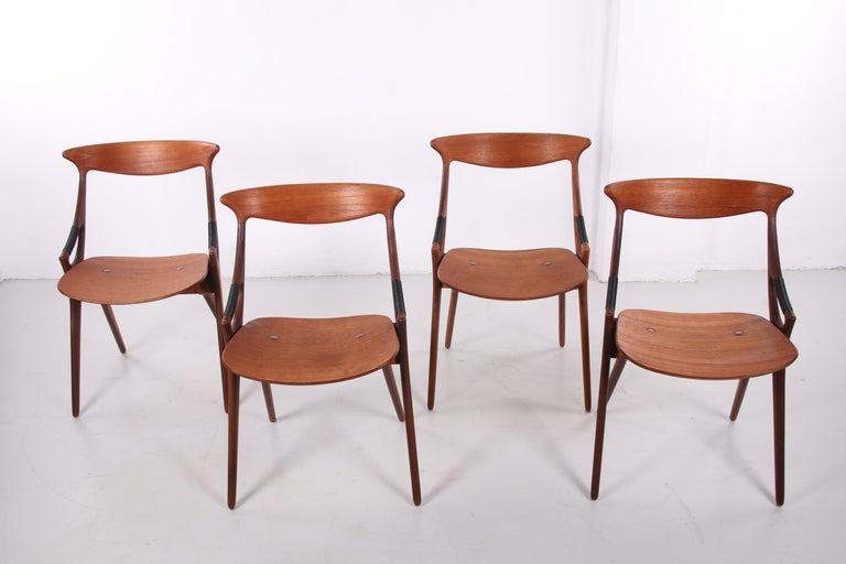 Set of 4 Chairs Model 17, Arne Hovmand Olsen for Mogens Kold, 1950s For Sale 3