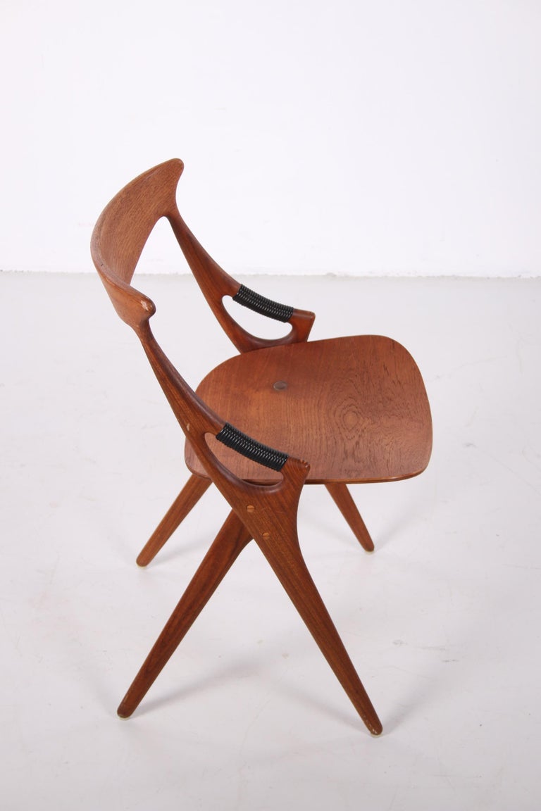 Mid-Century Modern Set of 4 Chairs Model 17, Arne Hovmand Olsen for Mogens Kold, 1950s For Sale