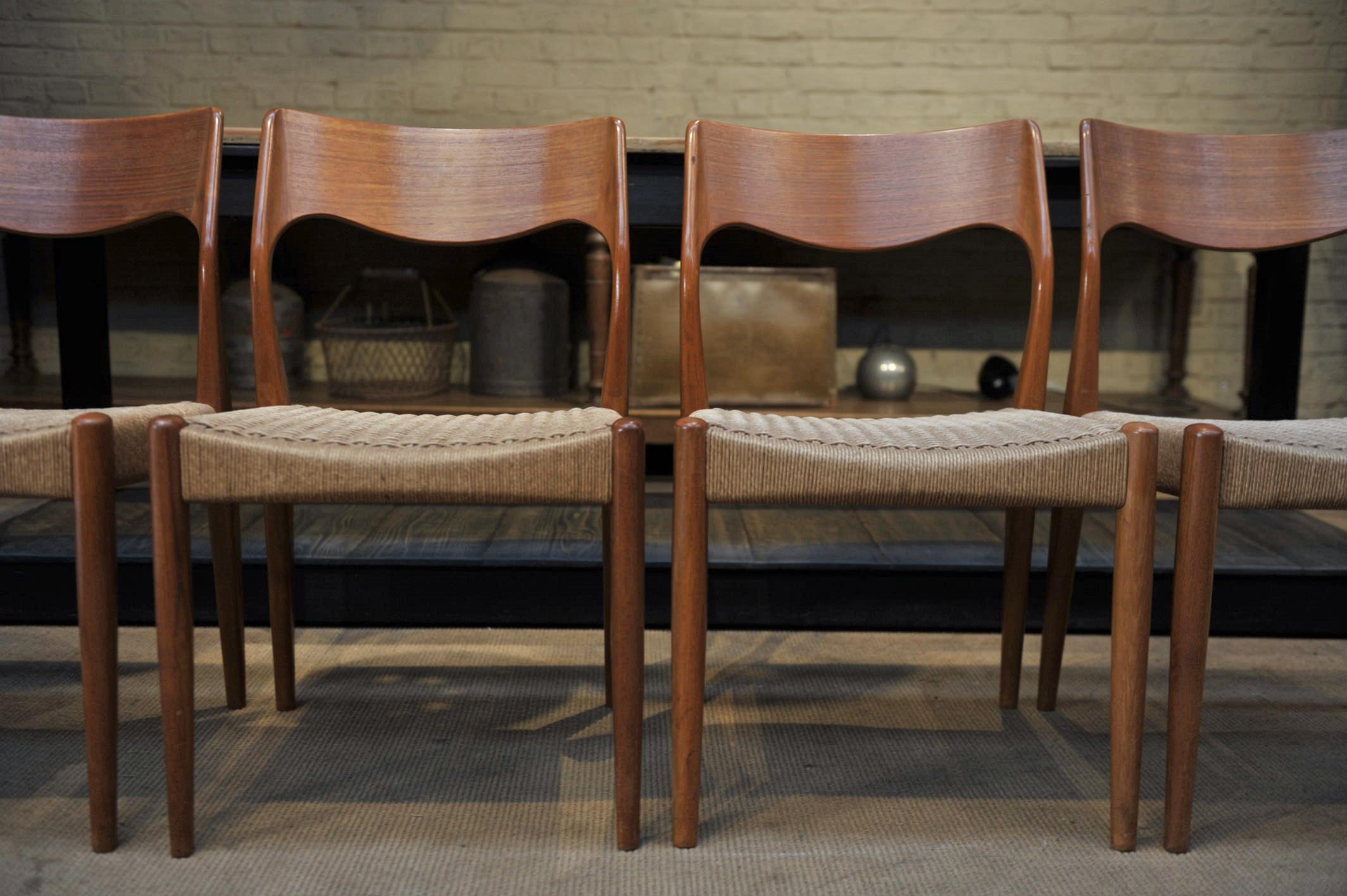 Set of 4 Chairs Model 71  by Niels Otto Moller Denmark 1950 Model 71 5