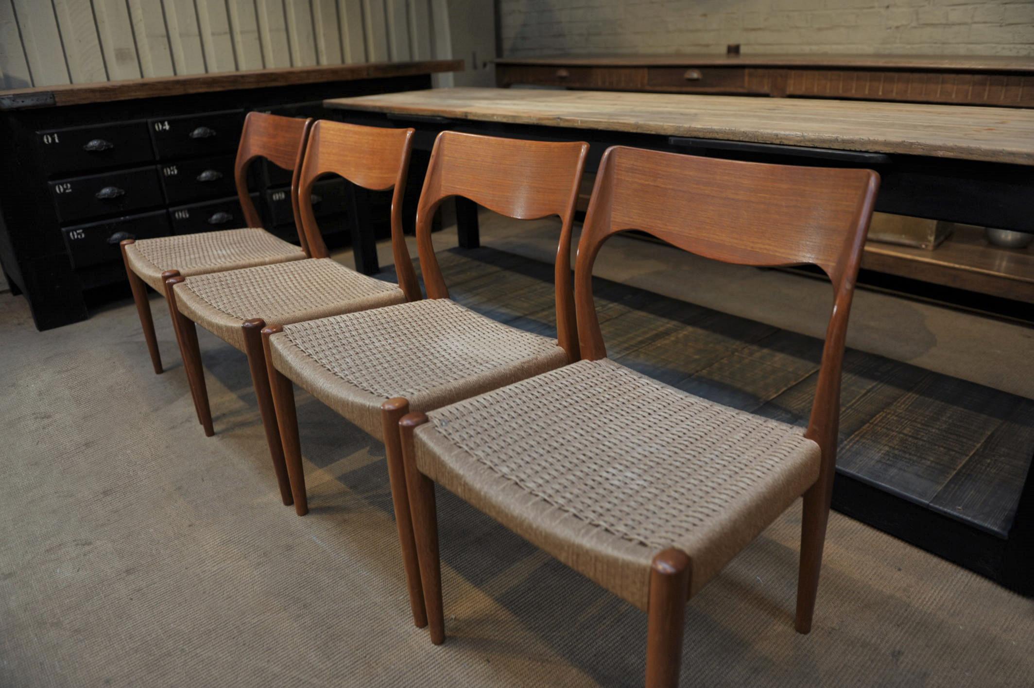 Set of 4 chairs model 71 by Niels Otto Moller in Teck and cord seats. Denmark 1950 very good condition.
 