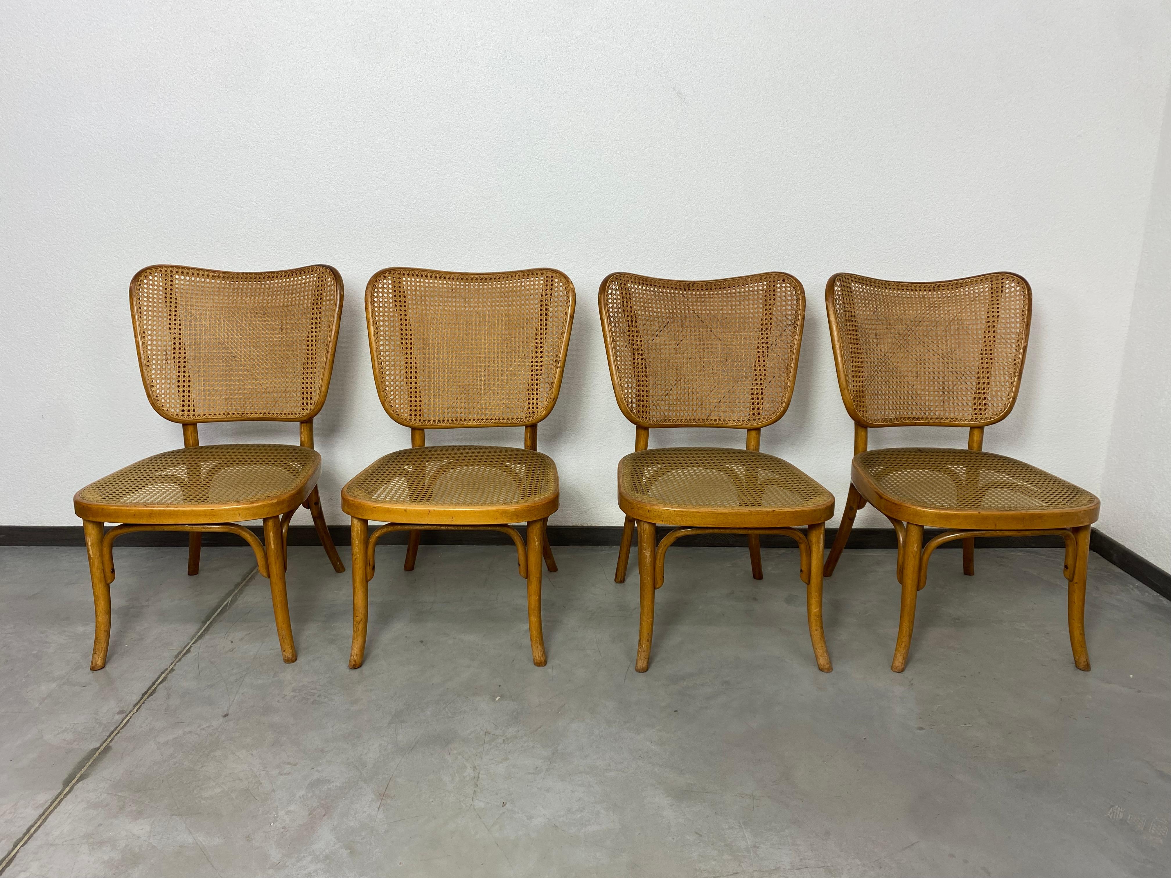 Art déco Ensemble de 4 chaises modèle A821 d'Adolf Gustav Schneck pour Thonet Mundus en vente