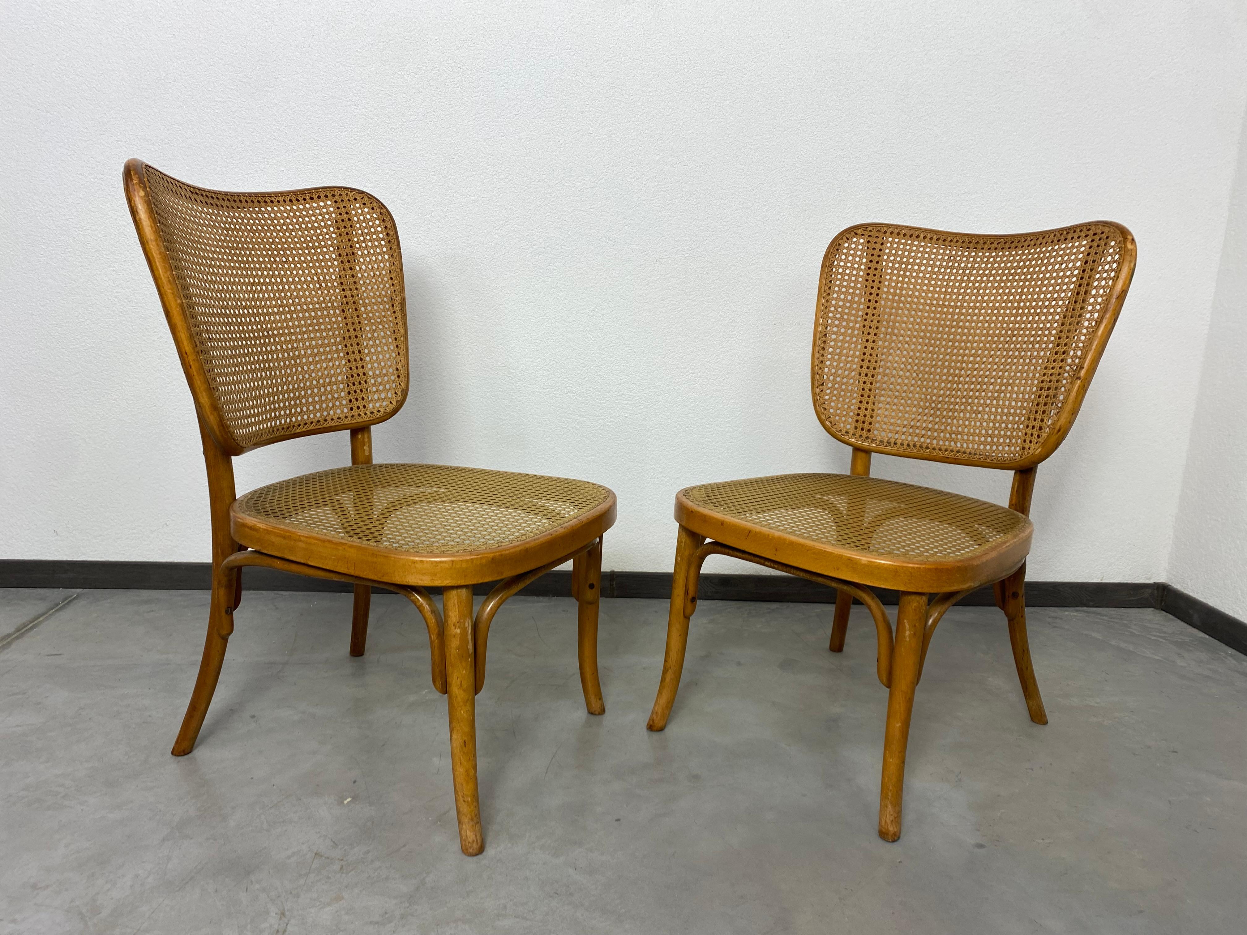 Set of 4 chairs model A821 by Adolf Gustav Schneck for Thonet Mundus In Good Condition For Sale In Banská Štiavnica, SK