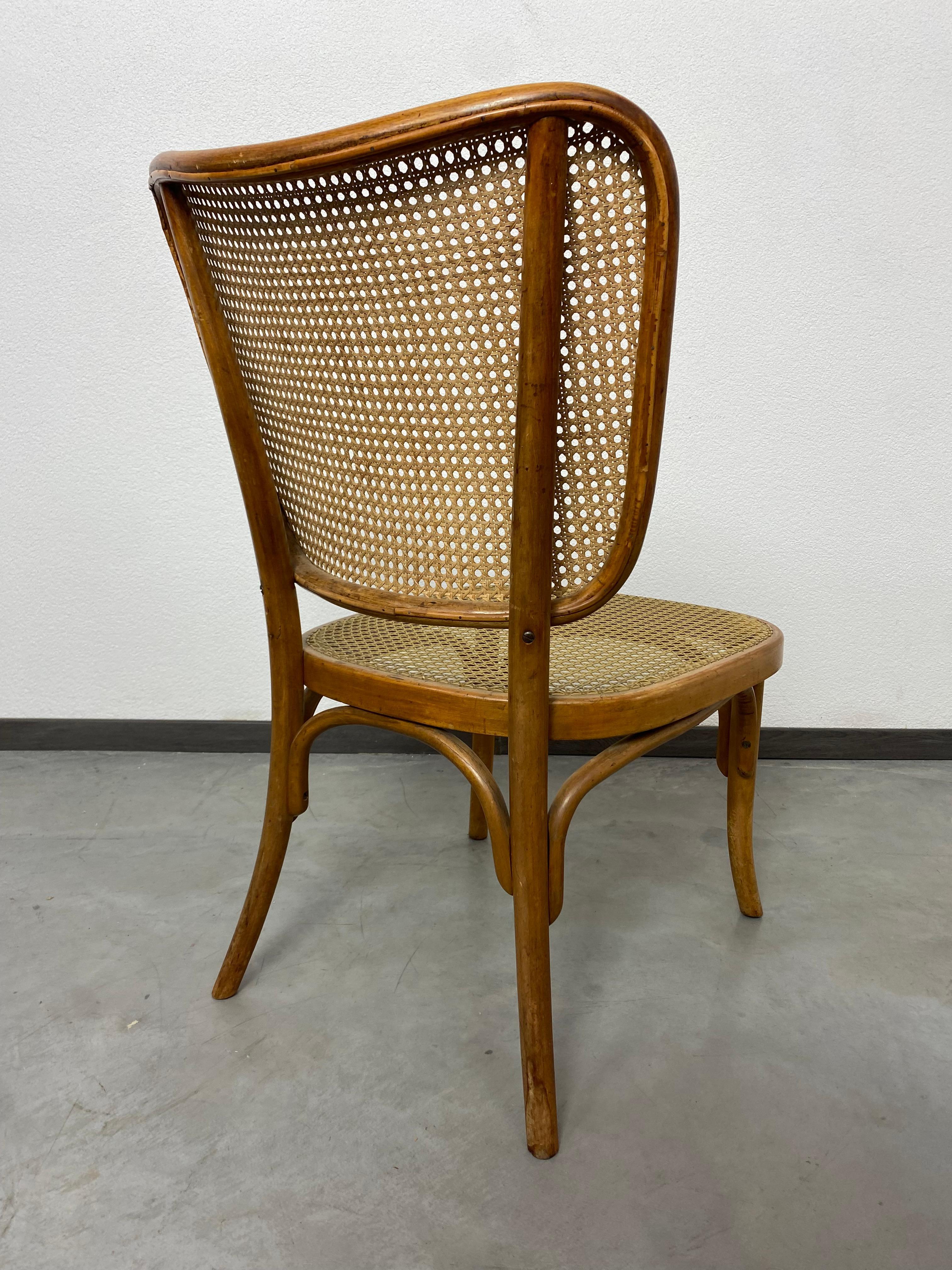 Rotin Ensemble de 4 chaises modèle A821 d'Adolf Gustav Schneck pour Thonet Mundus en vente