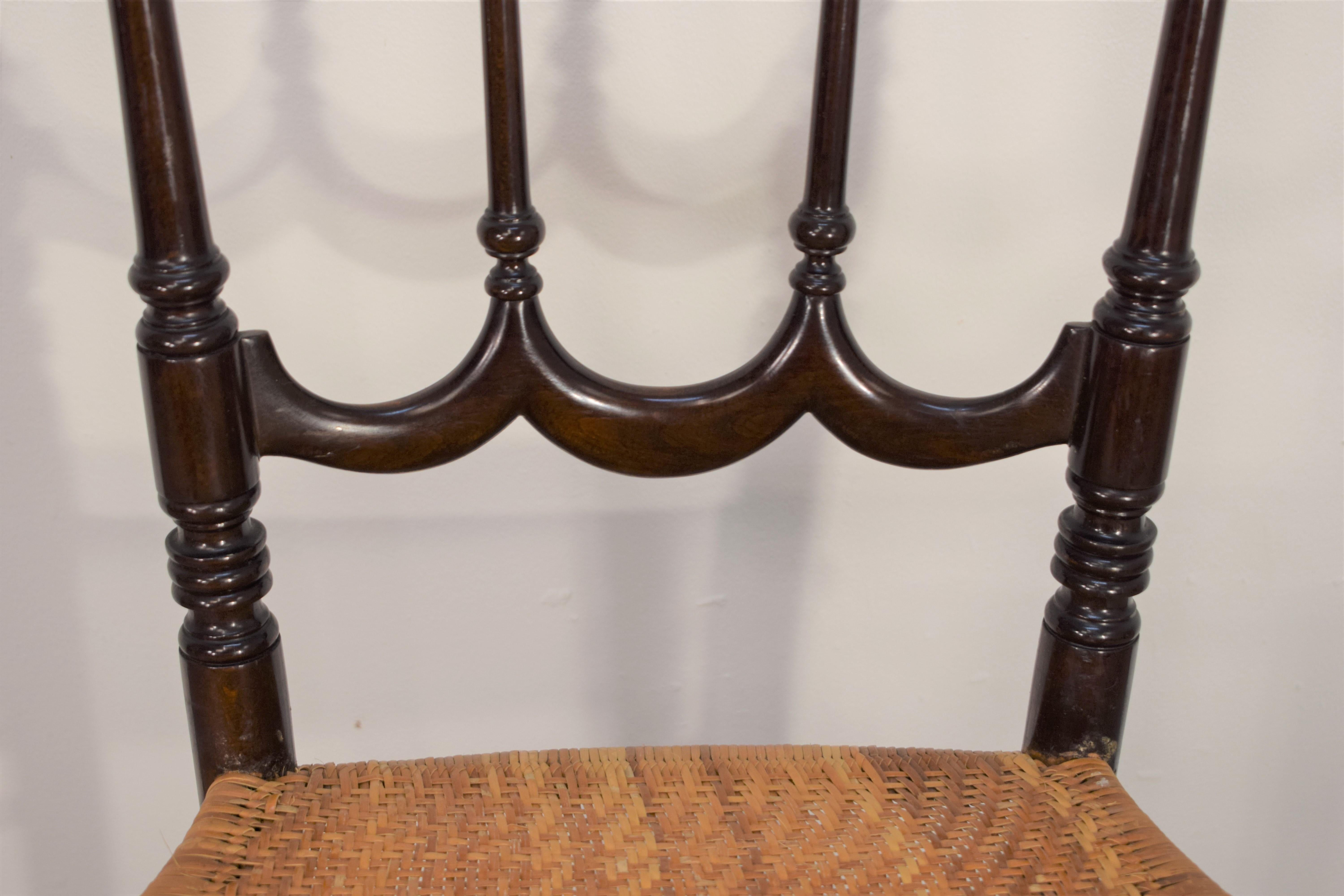 Wood Set of 4 chairs model 