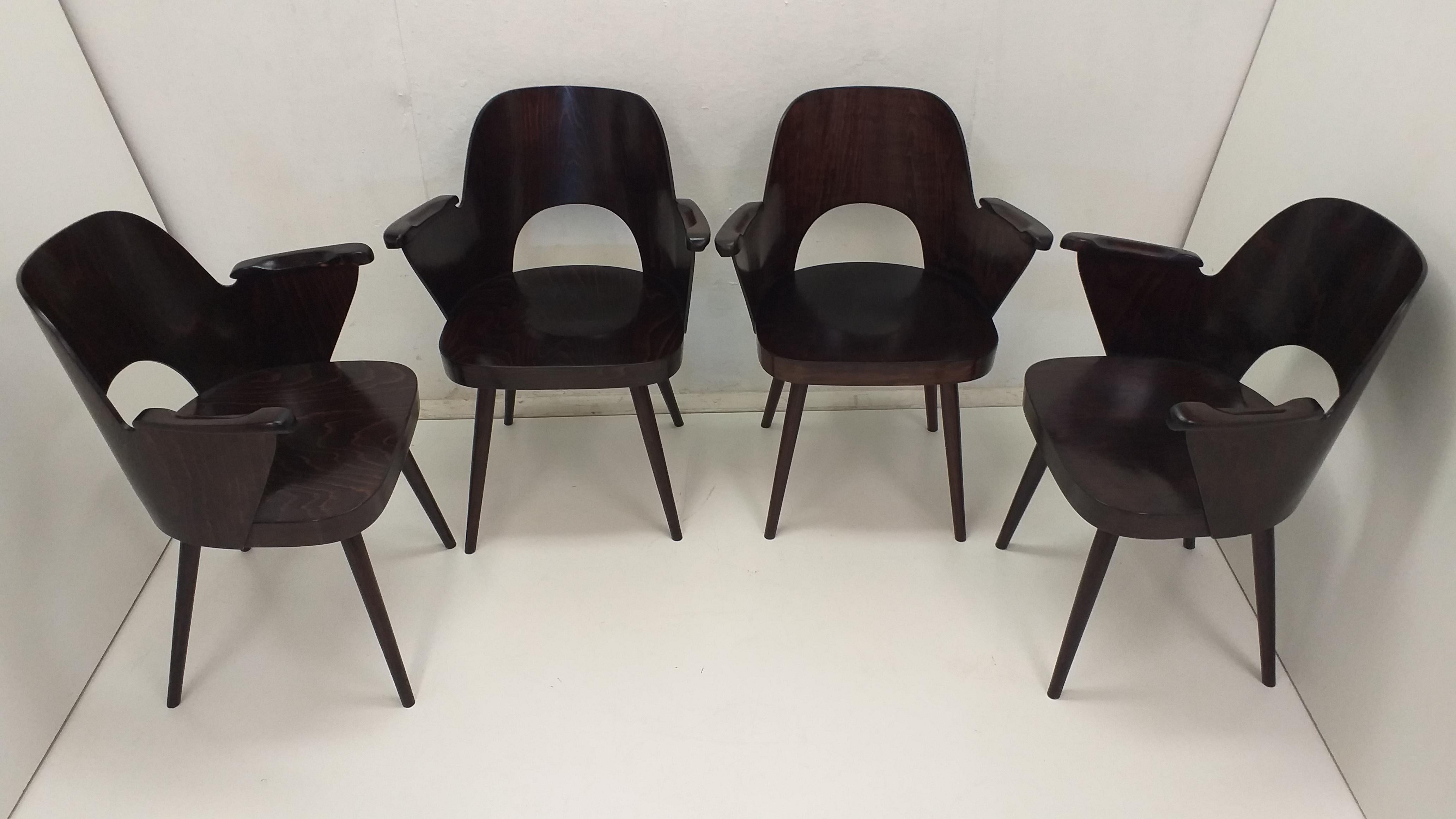 Set of 4 chairs Oswald Haerdtl 1950 for Ton, Czechoslovakia In Good Condition In Praha, CZ