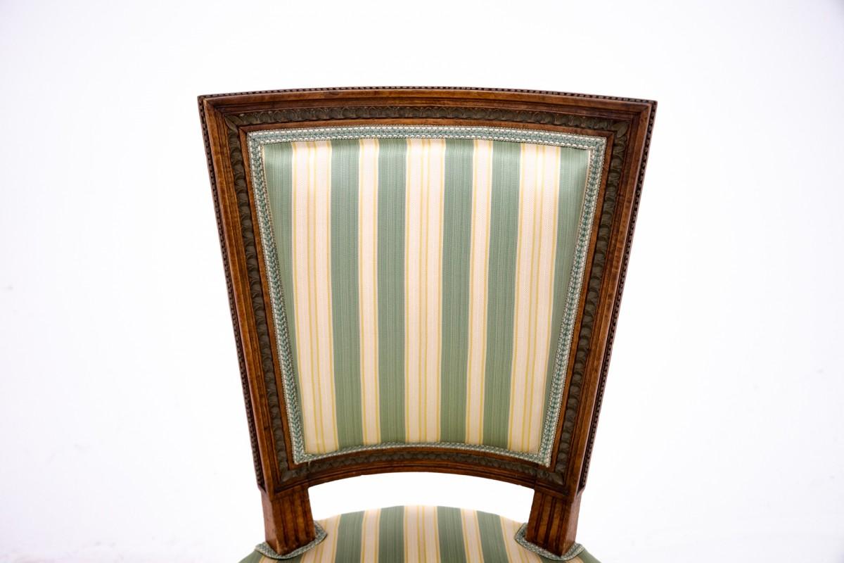 Walnut Set of 4 chairs, Sweden, circa 1870. For Sale