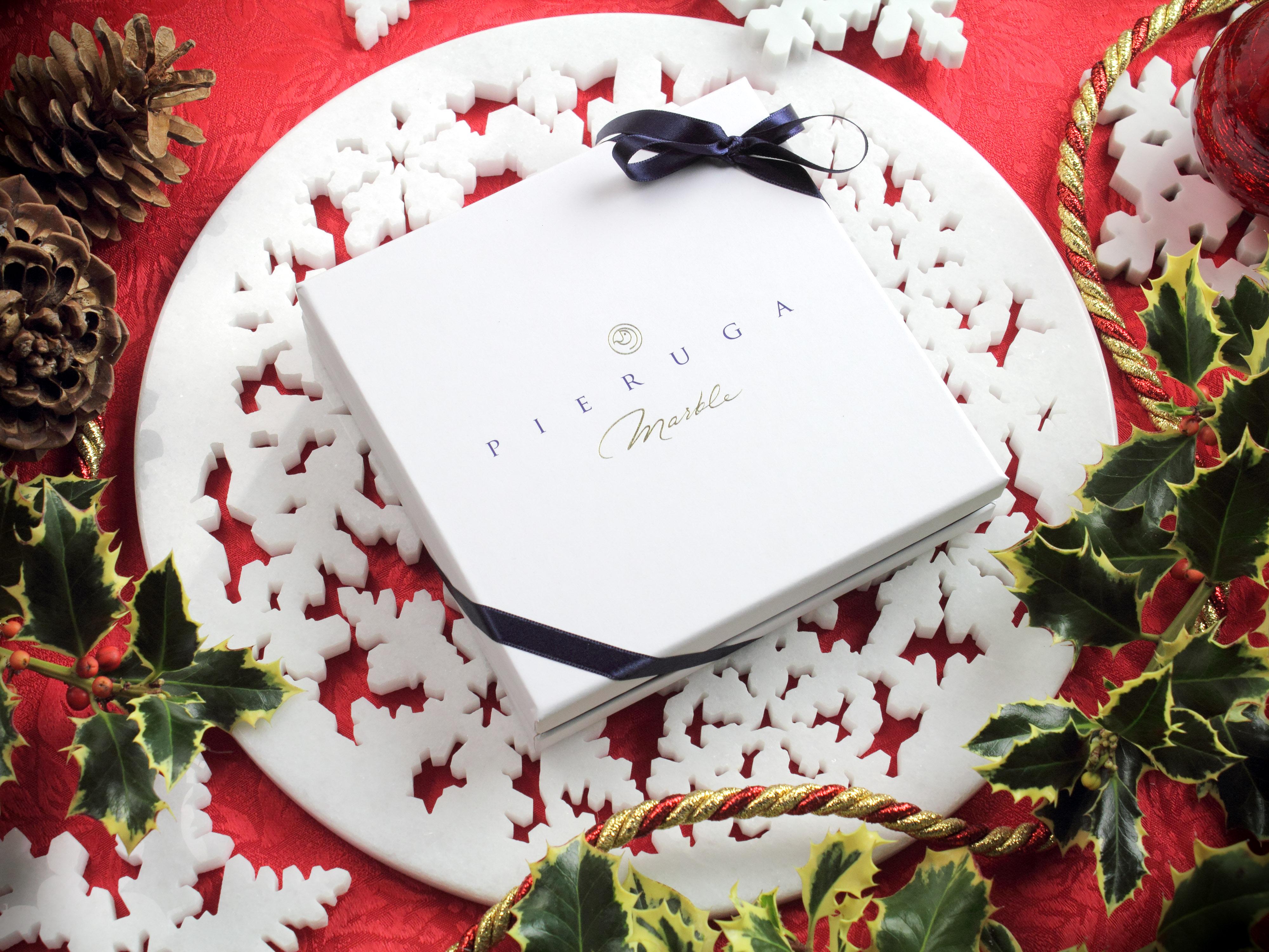 Assiettes de présentation Plateaux de service Décoration de Noël en marbre blanc faite à la main Neuf - En vente à Ancona, Marche
