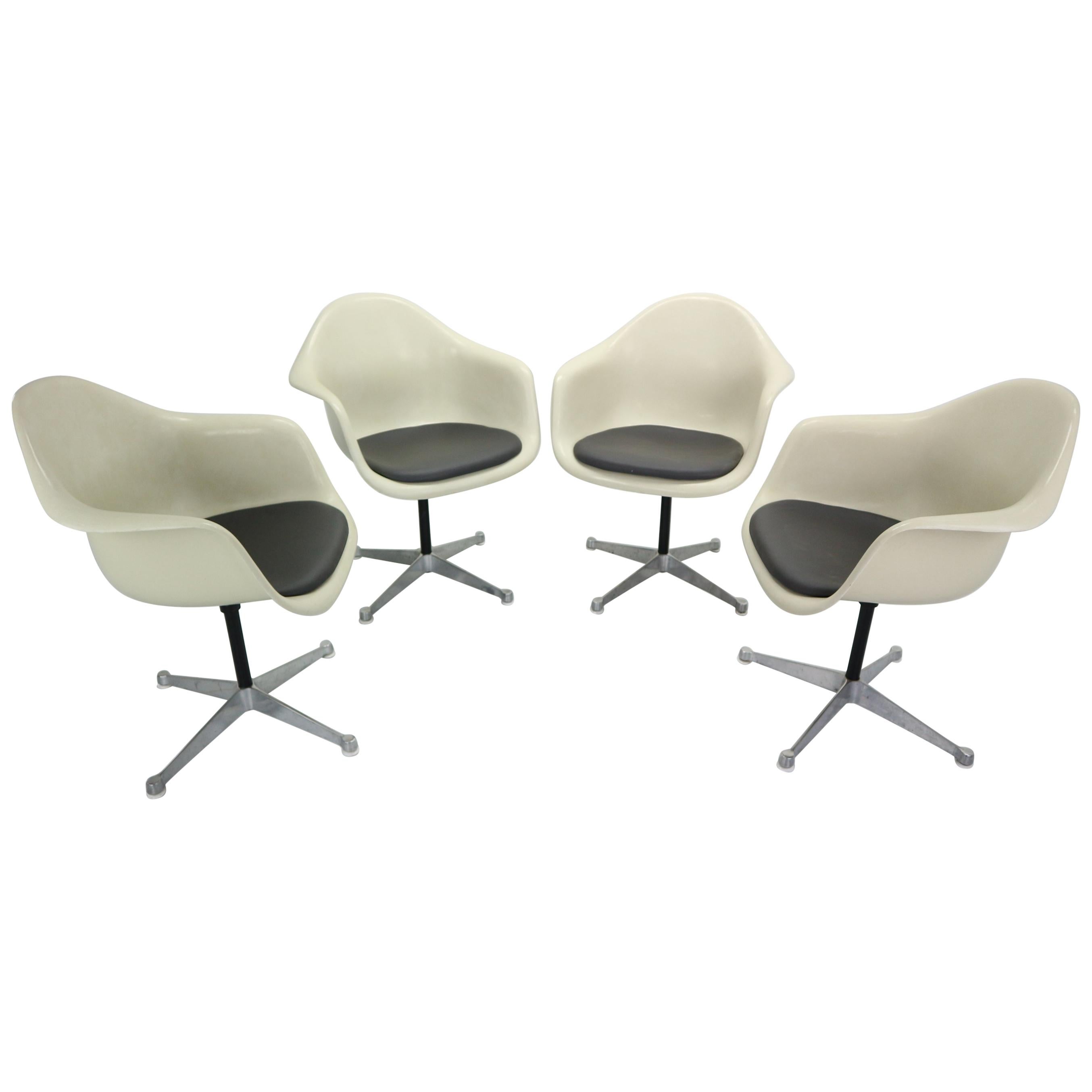 Set of 4 Charles Eames for Herman Miller Bucket Swivel Chairs, 1950s