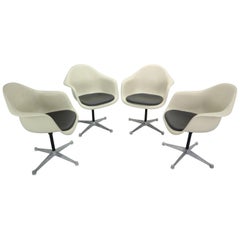 Satz von 4 Charles Eames für Herman Miller Bucket Swivel Chairs:: 1950er Jahre