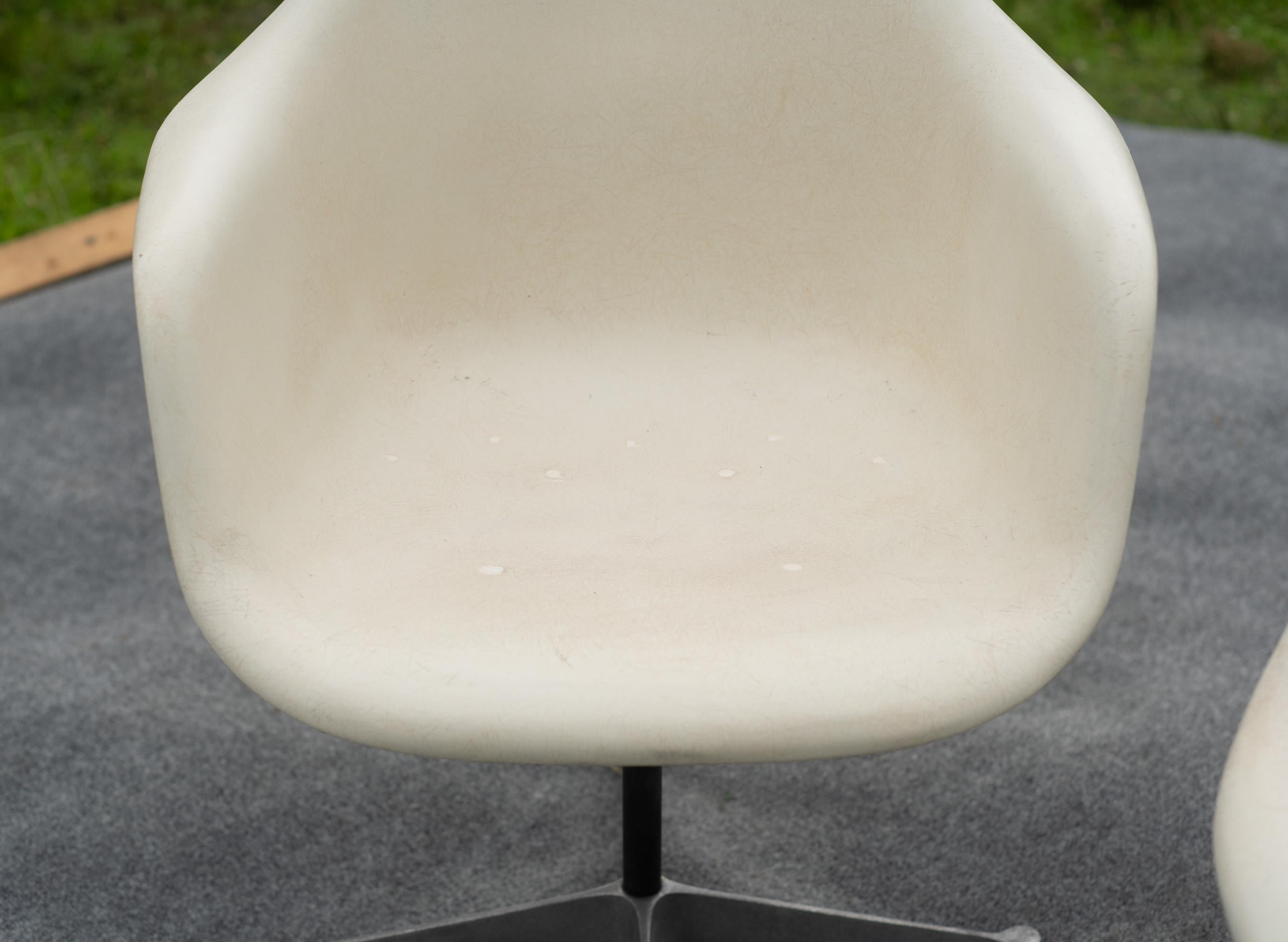 Set di 4 poltrone PAC di Charles Eames per Herman Miller in fibra di vetro bianca anni '70 in vendita 5