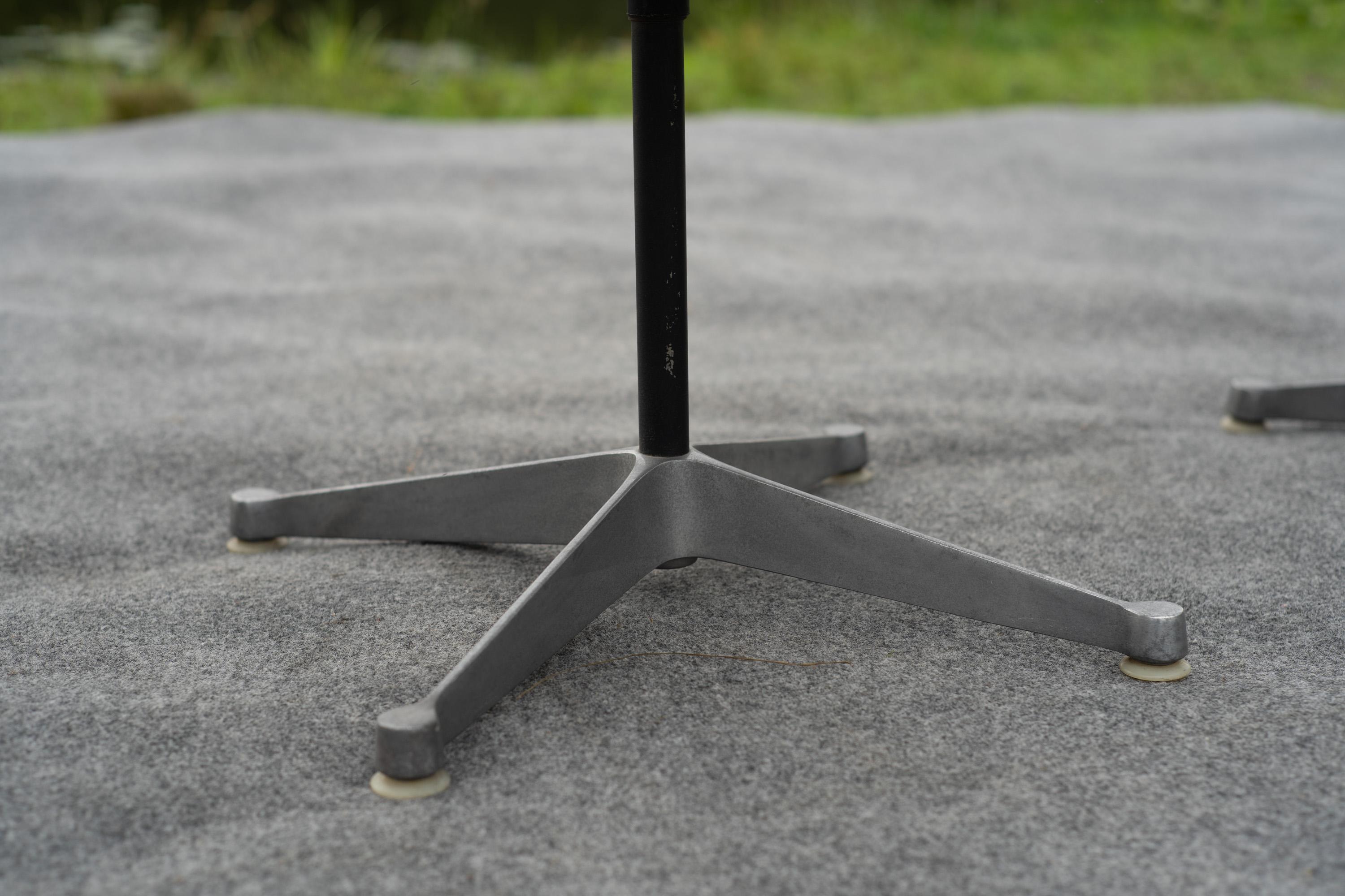 Set di 4 poltrone PAC di Charles Eames per Herman Miller in fibra di vetro bianca anni '70 in vendita 2