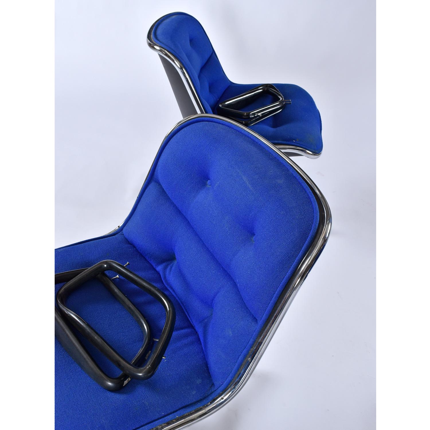 Set of (4) Charles Pollock for Knoll Blue Tweed & Velvet Executive Chairs In Fair Condition In Chattanooga, TN