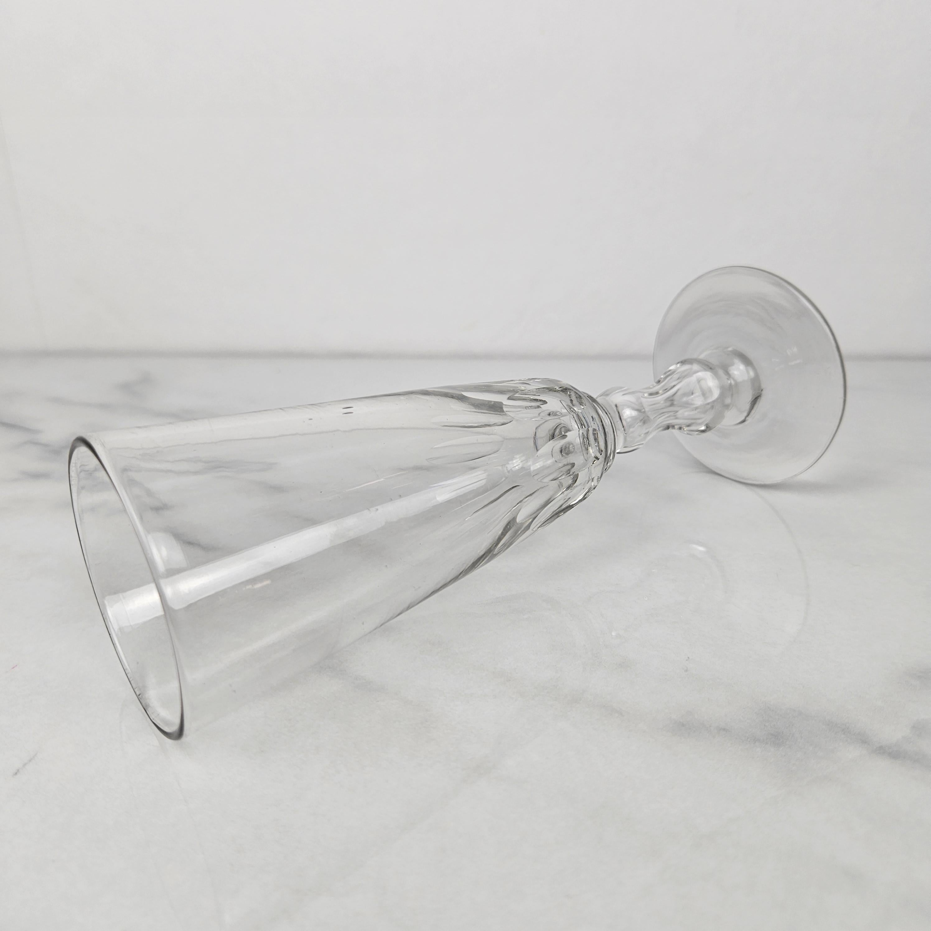 Fin du XIXe siècle Ensemble de 4 charmantes flûtes à champagne soufflées à la main, vers 1890 en vente