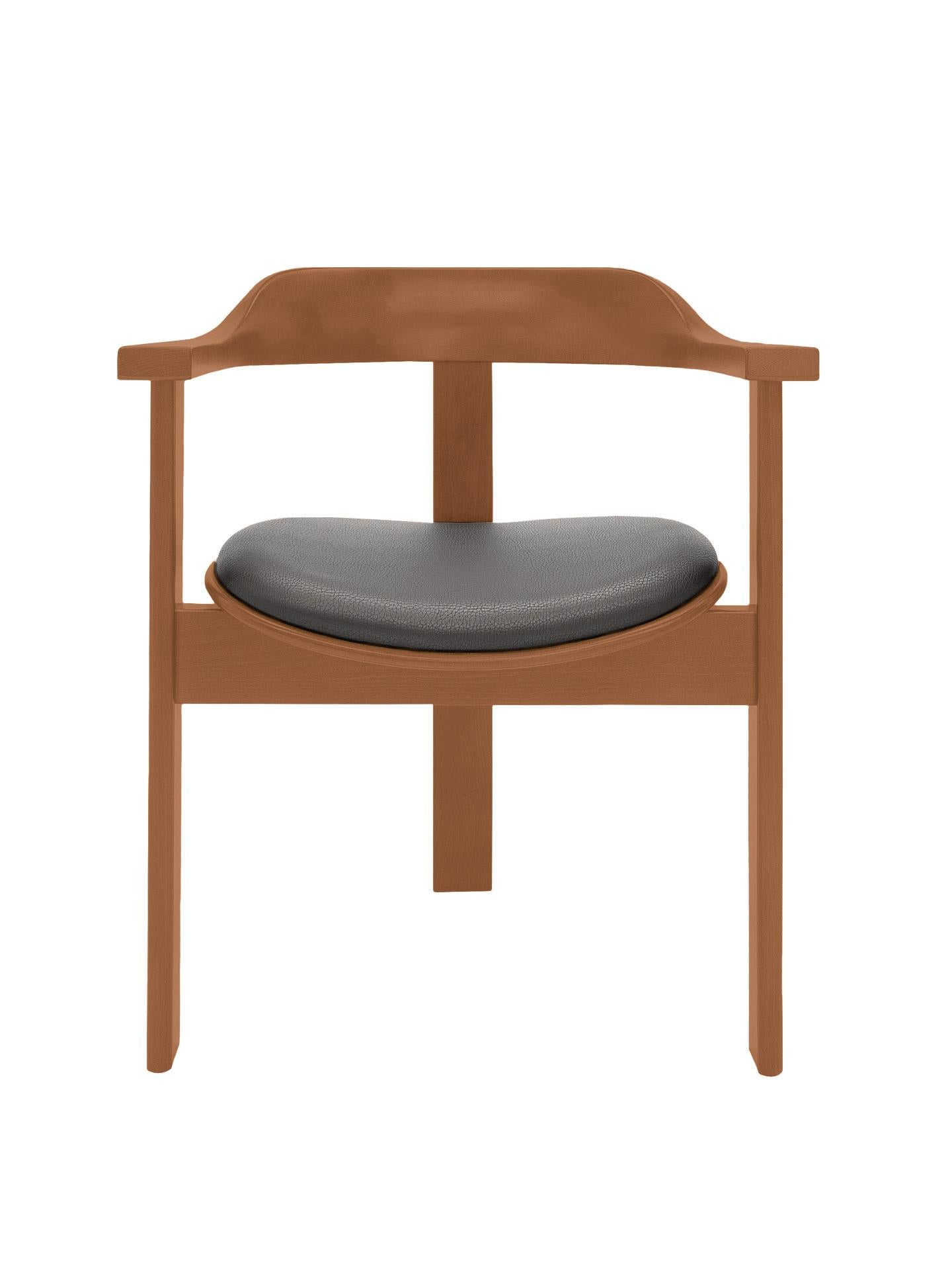 La sedia Haussmann & Haussmann è un pezzo vibrante e senza tempo di comfort ed eleganza.

Questa sedia a tre gambe, unica nel suo genere, è stata presentata in anteprima alla 