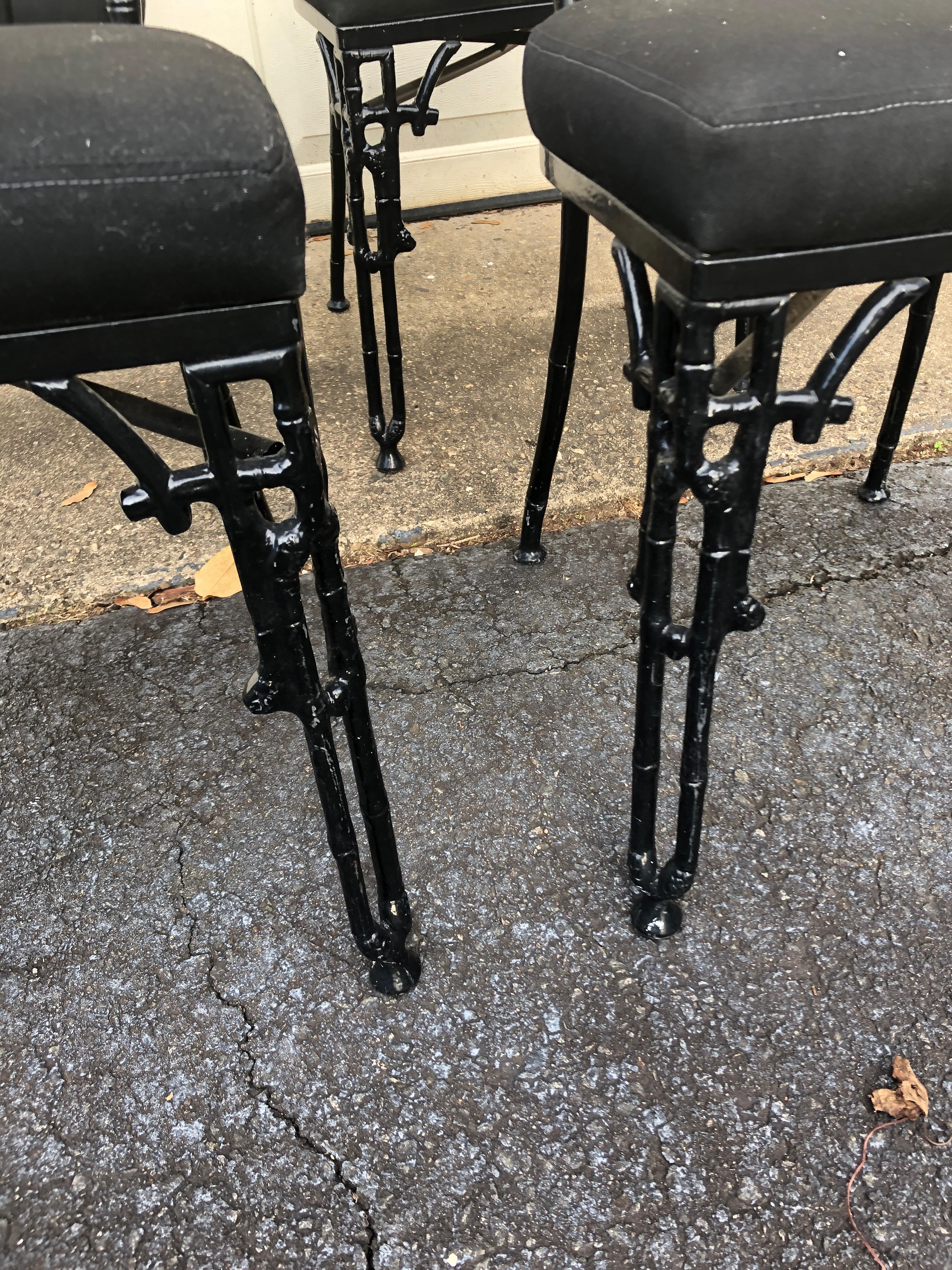 Set of 4 Chic Iron Chinoiserie Style Patio Side Chairs In Good Condition In Hopewell, NJ