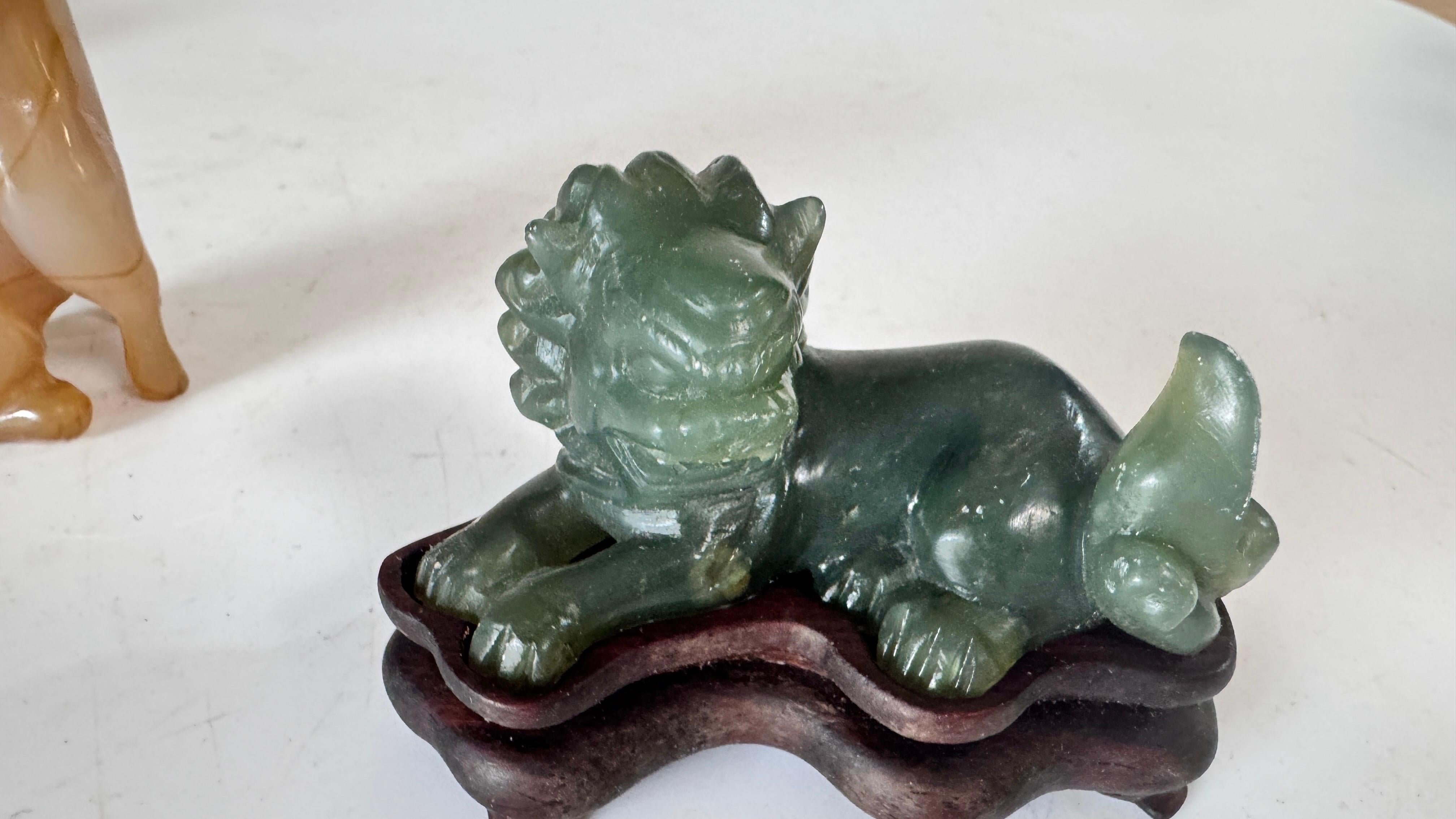 Satz von 4 chinesischen Tierfiguren aus Jade und Onyx - Elefanten, Löwe und Hund, 20. im Angebot 9