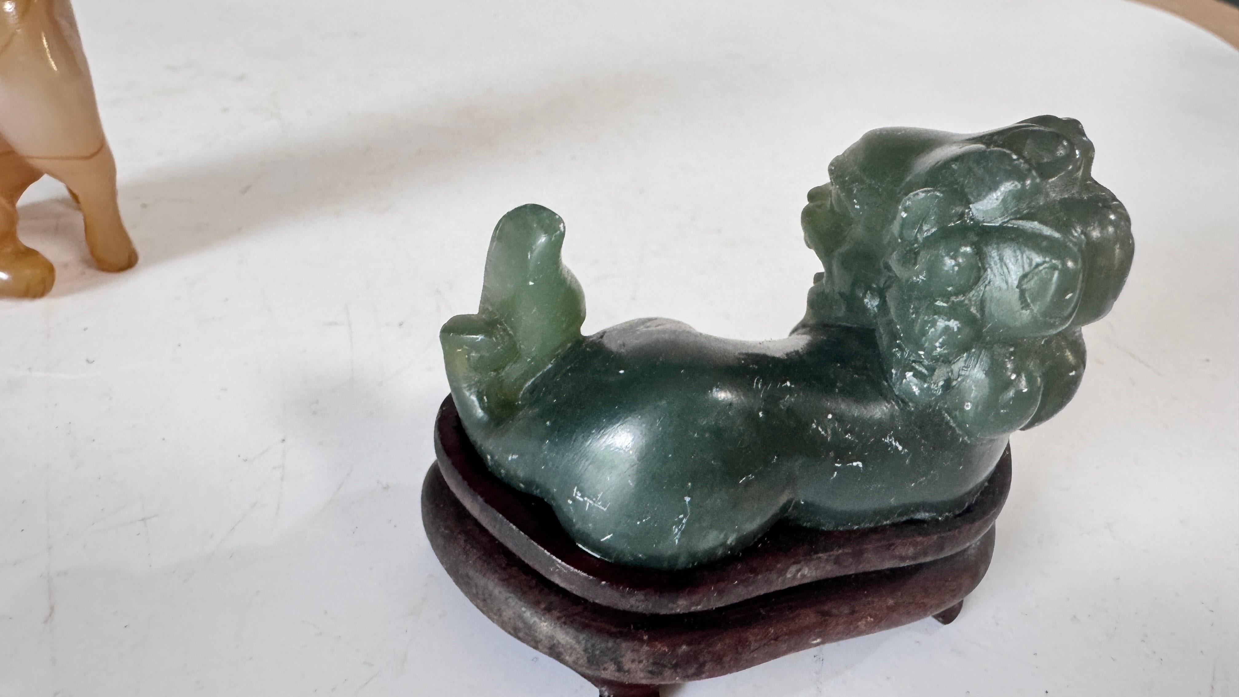 Satz von 4 chinesischen Tierfiguren aus Jade und Onyx - Elefanten, Löwe und Hund, 20. im Angebot 11